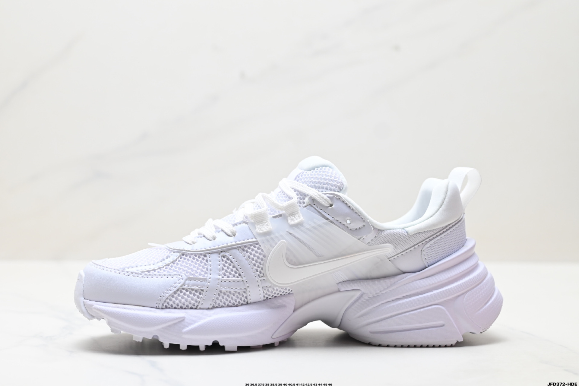 180 耐克NIKE V2K RUN跑步鞋复古风潮 网面透气运动鞋 FD0736-113