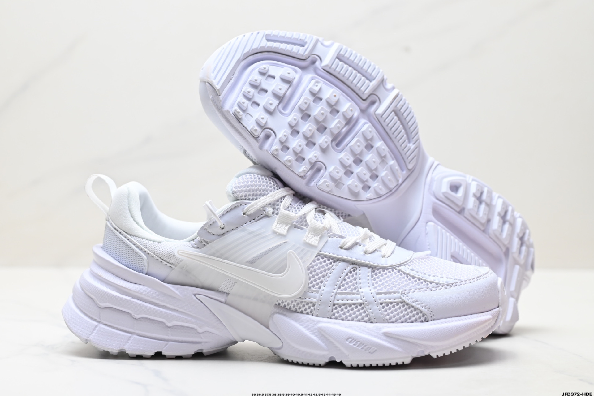 180 耐克NIKE V2K RUN跑步鞋复古风潮 网面透气运动鞋 FD0736-113