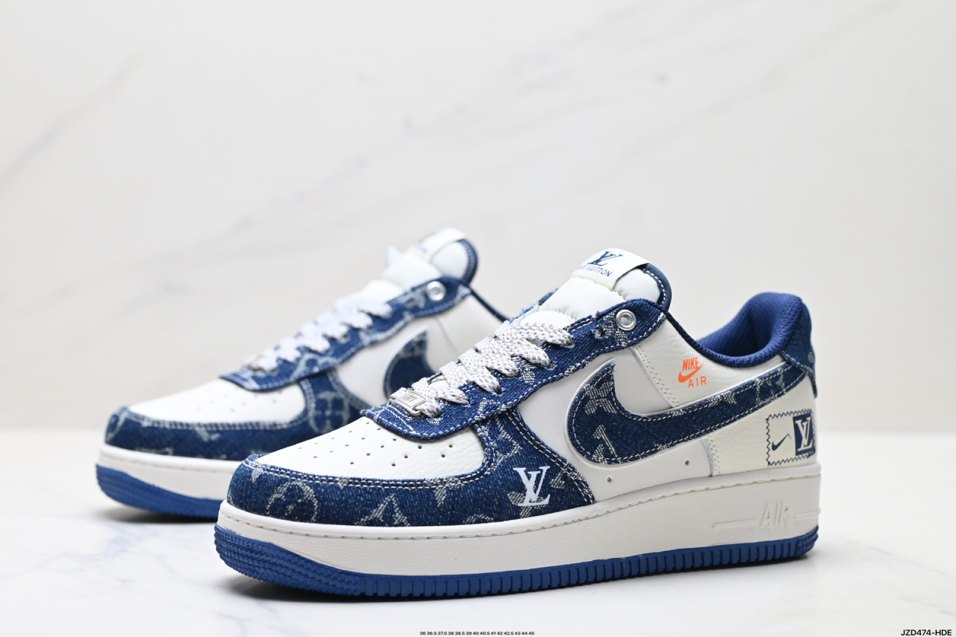 💰160
真标✅耐克Nike AIR FORCE 1’07空军一号低帮百搭休闲运动板鞋。柔软、弹性十足的缓震性能和出色的中底设计，横跨复古与现代的外型结合，造就出风靡全球三十多年的Force 1。
货号:YX5066-354
尺码:36 36.5 37.5 38 38.5 39 40 40.5 41 42 42.5 43 44 45
ID:JZD474-HDE