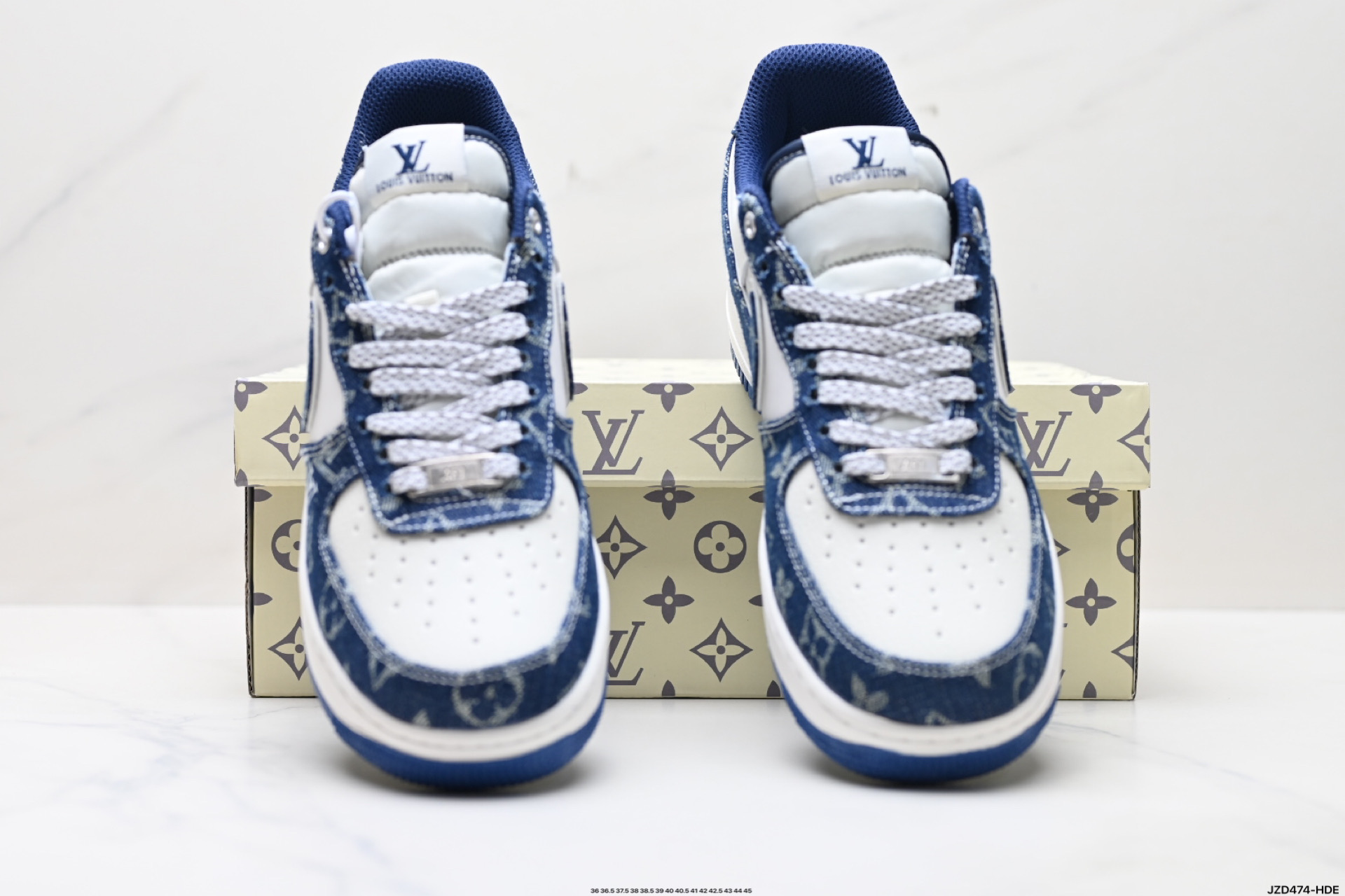 💰160
真标✅耐克Nike AIR FORCE 1’07空军一号低帮百搭休闲运动板鞋。柔软、弹性十足的缓震性能和出色的中底设计，横跨复古与现代的外型结合，造就出风靡全球三十多年的Force 1。
货号:YX5066-354
尺码:36 36.5 37.5 38 38.5 39 40 40.5 41 42 42.5 43 44 45
ID:JZD474-HDE