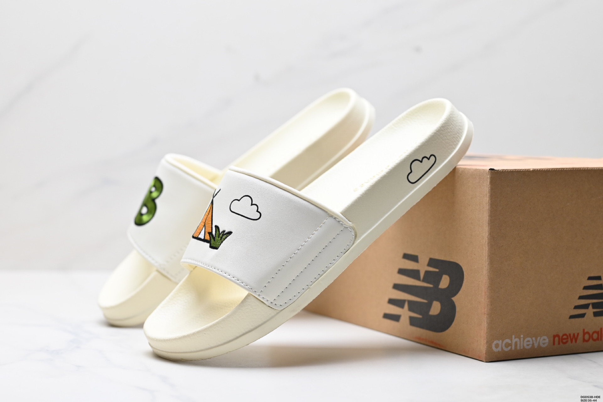 80 New Balance NB 1101系列 新百伦 软底舒适一字拖鞋 SD1101JHT-270