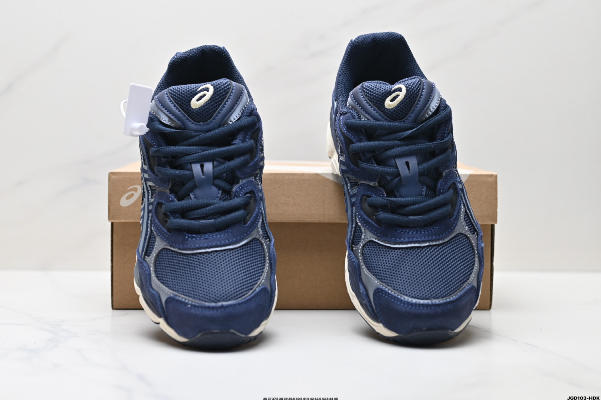 190 ASICS GEL-N亚瑟士 透气网眼鞋面 配合部分合成革材质 采用全新AHAR+橡胶材质 更加耐磨 1203A383-401