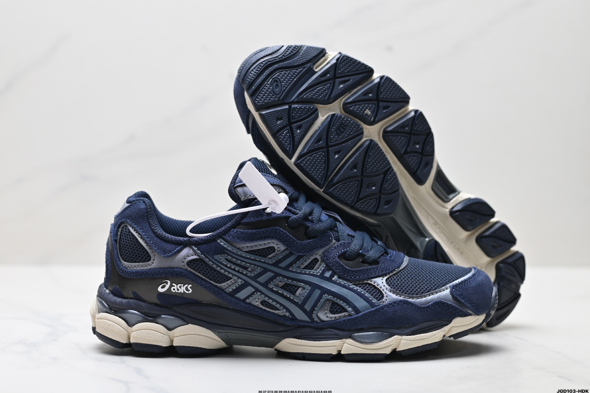 190 ASICS GEL-N亚瑟士 透气网眼鞋面 配合部分合成革材质 采用全新AHAR+橡胶材质 更加耐磨 1203A383-401