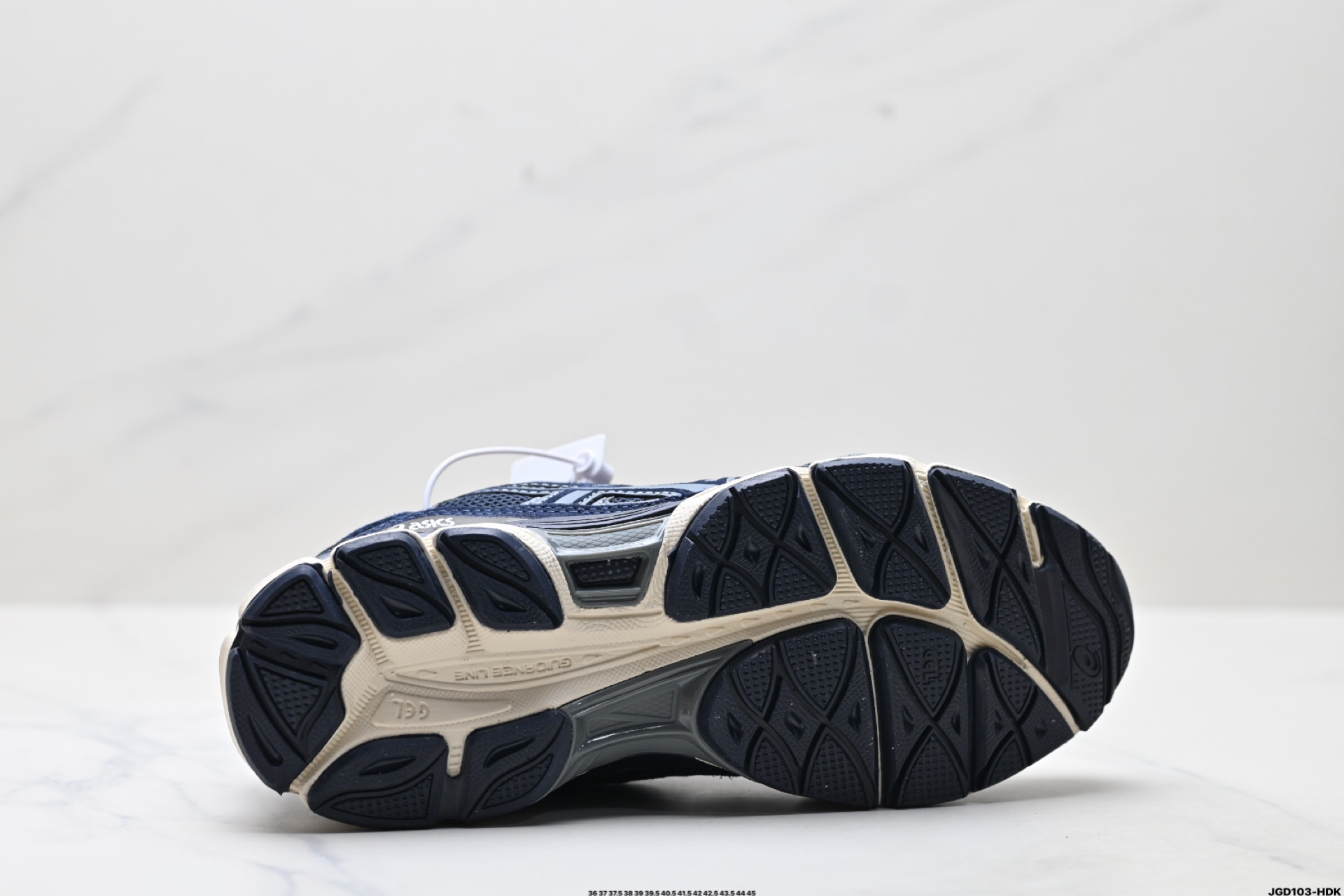 190 ASICS GEL-N亚瑟士 透气网眼鞋面 配合部分合成革材质 采用全新AHAR+橡胶材质 更加耐磨 1203A383-401