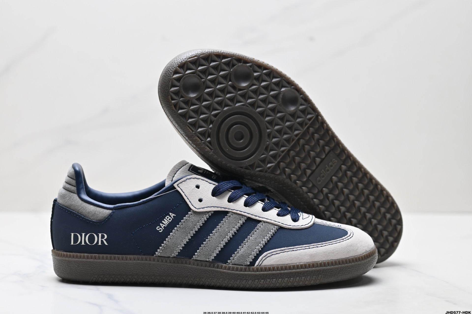 200 Adidas Originals Samba OG ‘DIY’桑巴舞系列 阿迪达斯 三叶草绅士德训足球风百搭低帮休闲运动板鞋 DX0007