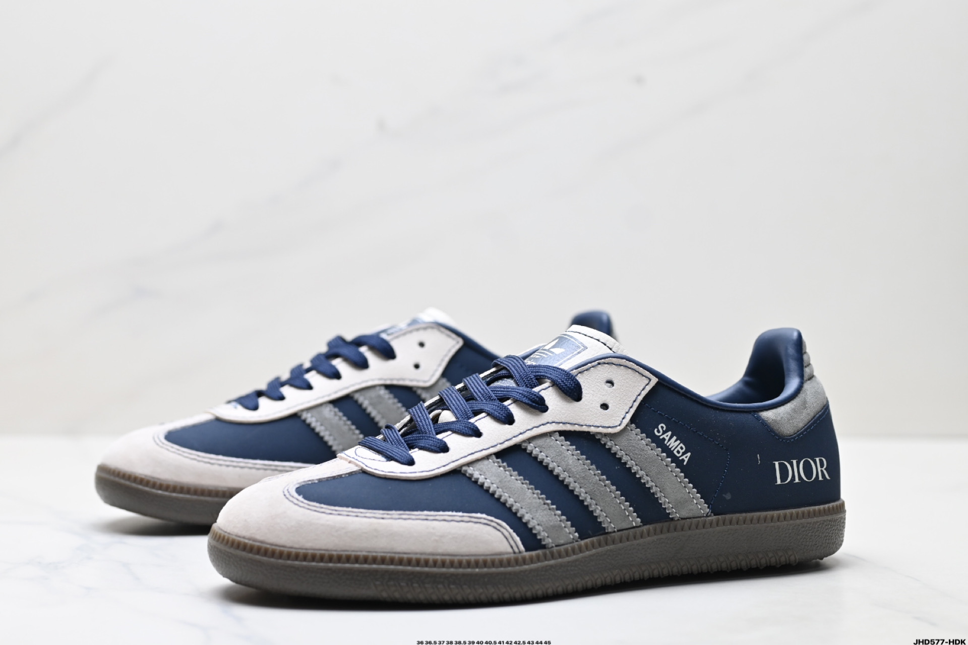 200 Adidas Originals Samba OG ‘DIY’桑巴舞系列 阿迪达斯 三叶草绅士德训足球风百搭低帮休闲运动板鞋 DX0007