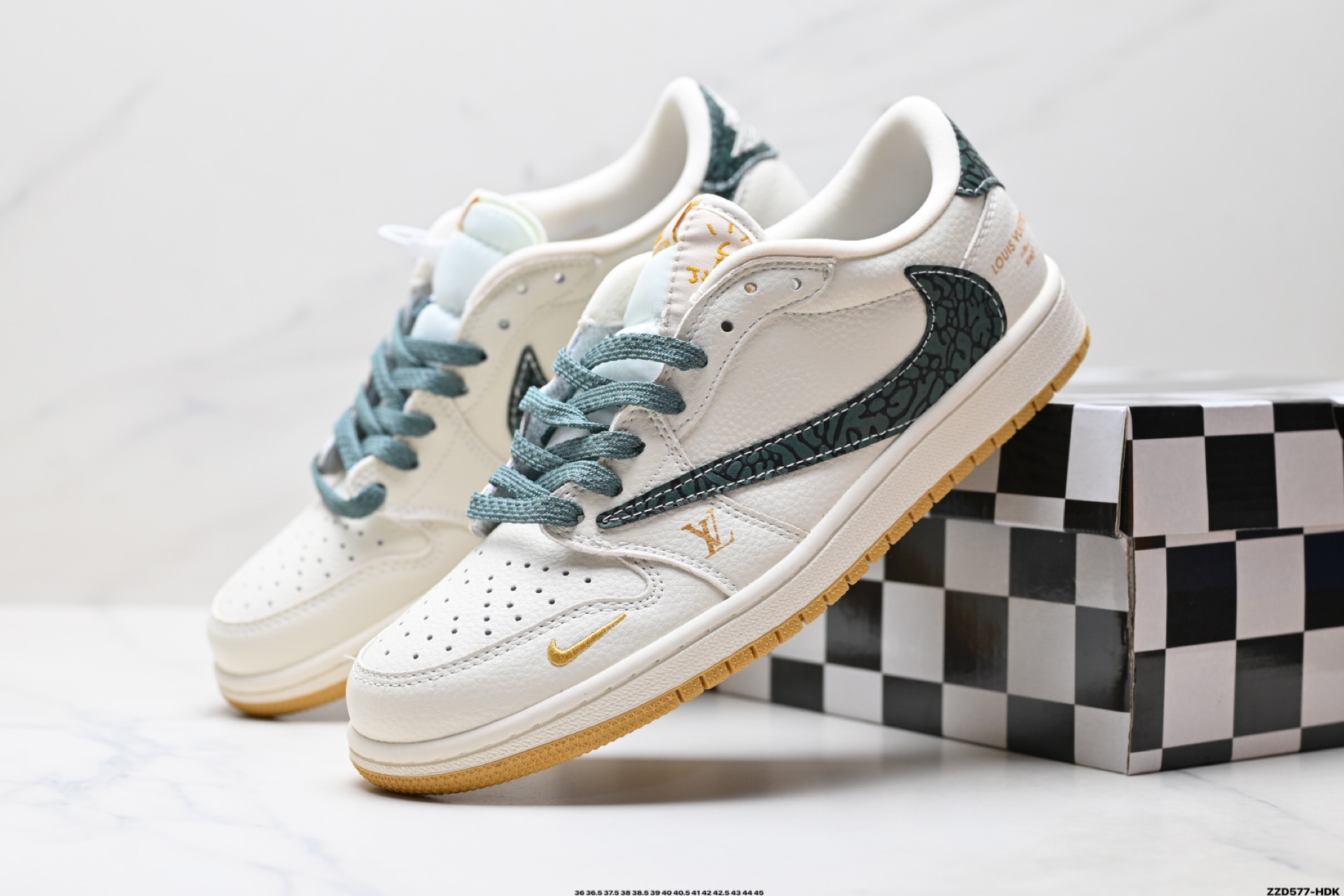 260 Nike Air Jordan 1 x Travis Scott AJ1倒勾 乔一倒钩 ‘DIY’定制 耐克 低帮文化篮球鞋 XB1979-009