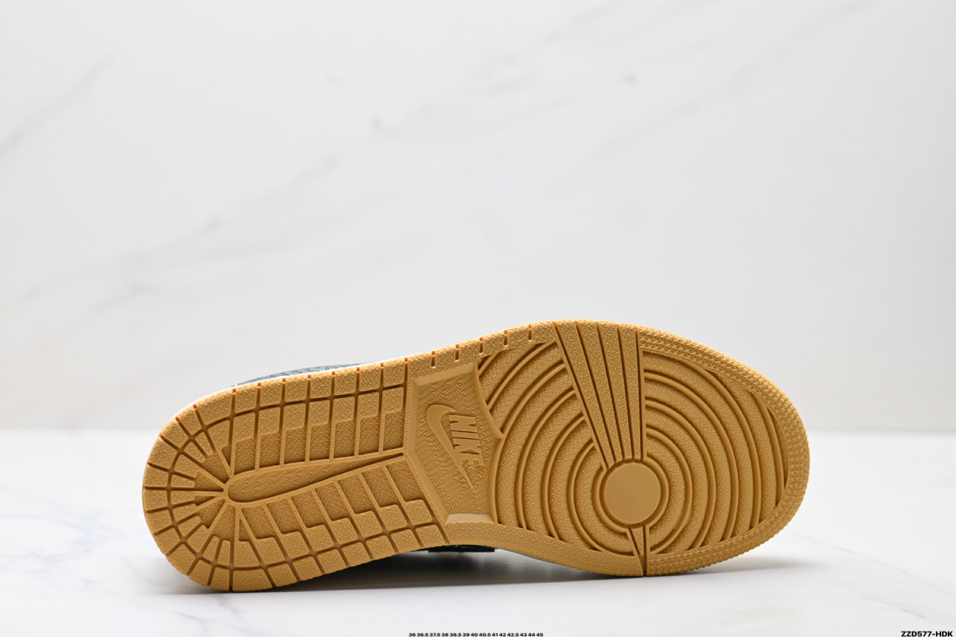 260 Nike Air Jordan 1 x Travis Scott AJ1倒勾 乔一倒钩 ‘DIY’定制 耐克 低帮文化篮球鞋 XB1979-009