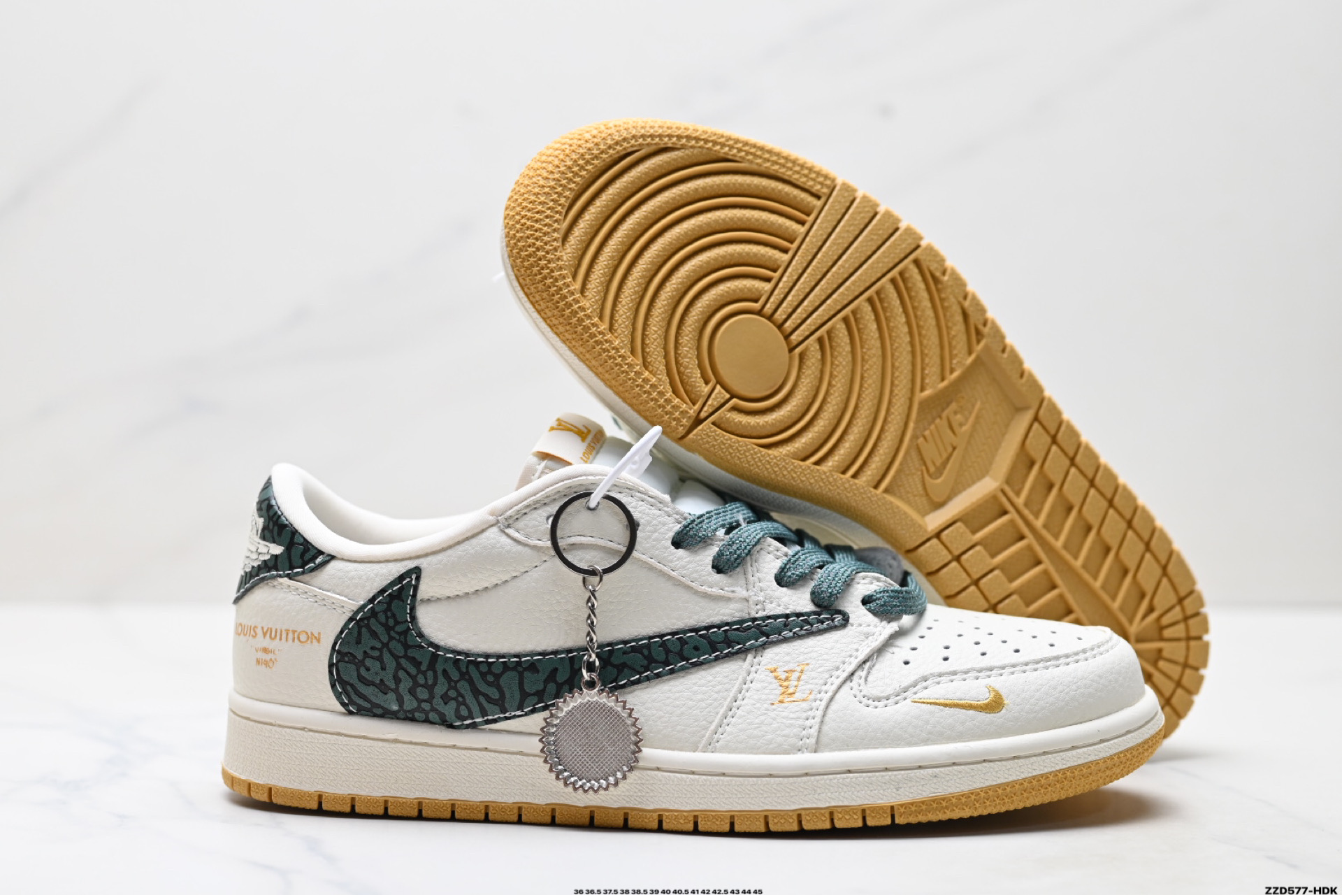 260 Nike Air Jordan 1 x Travis Scott AJ1倒勾 乔一倒钩 ‘DIY’定制 耐克 低帮文化篮球鞋 XB1979-009