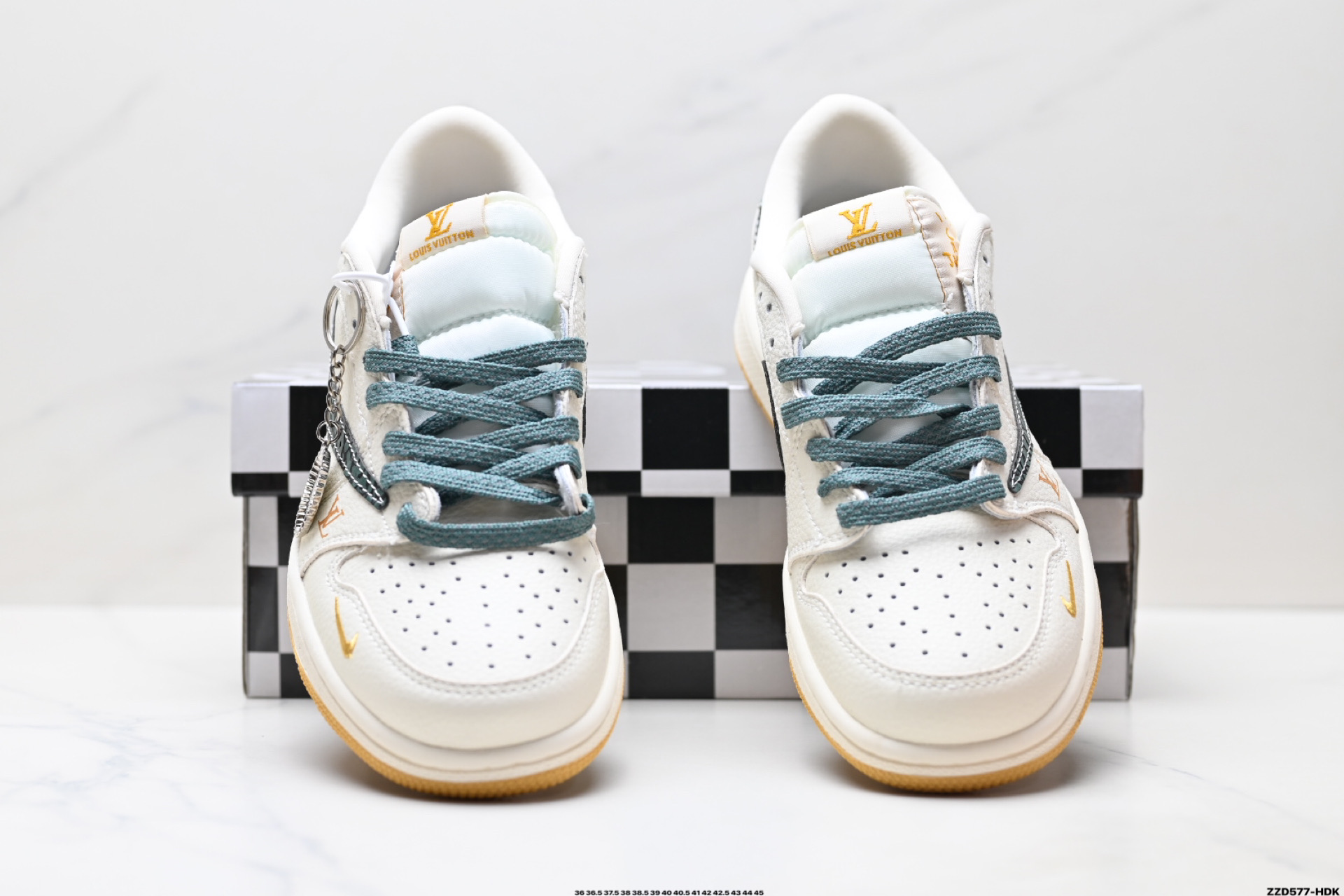 260 Nike Air Jordan 1 x Travis Scott AJ1倒勾 乔一倒钩 ‘DIY’定制 耐克 低帮文化篮球鞋 XB1979-009