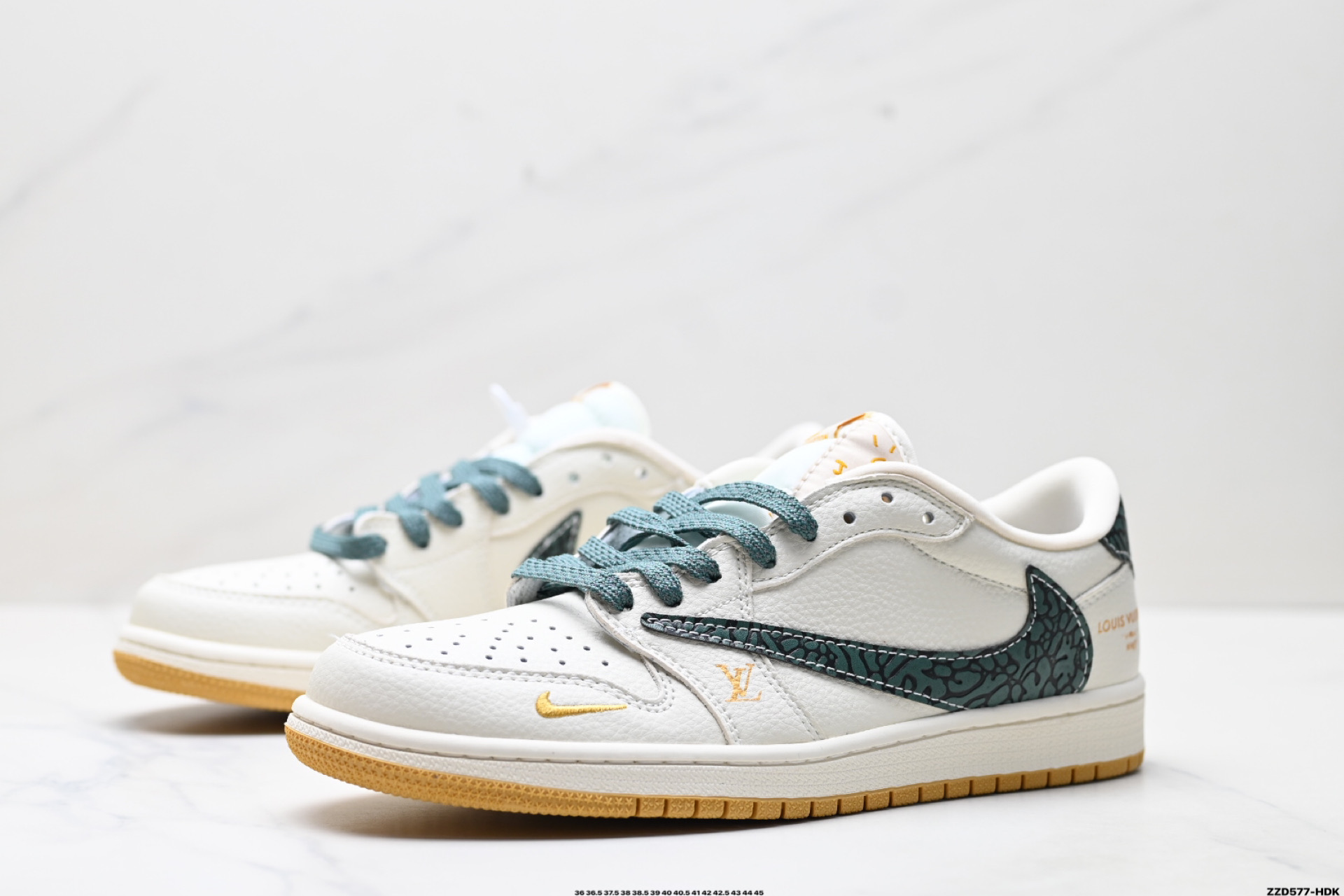 260 Nike Air Jordan 1 x Travis Scott AJ1倒勾 乔一倒钩 ‘DIY’定制 耐克 低帮文化篮球鞋 XB1979-009