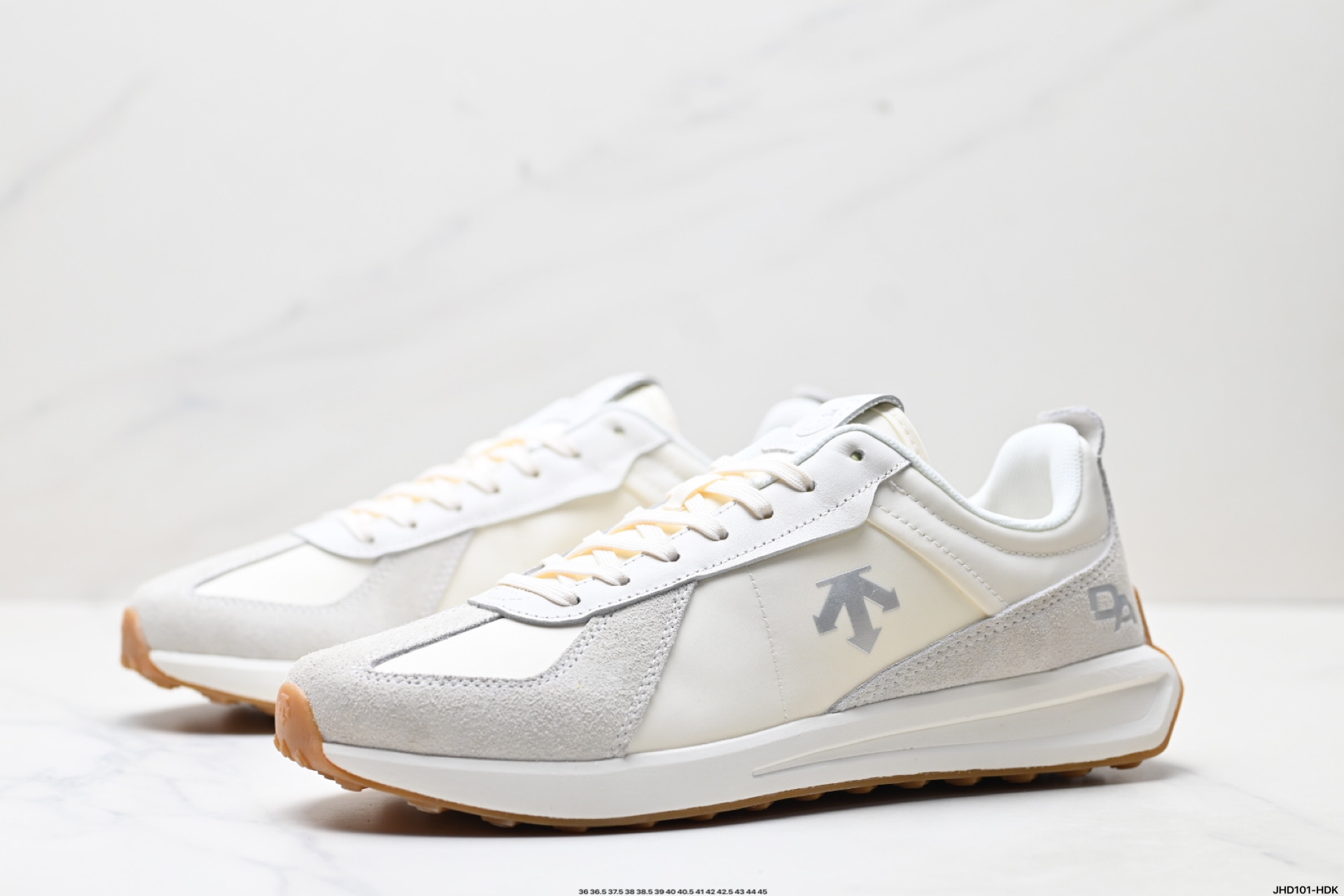 200 DESCENTE迪桑特CHRON系列男女同款TRAINER运动休闲鞋夏季 D5231LSN15