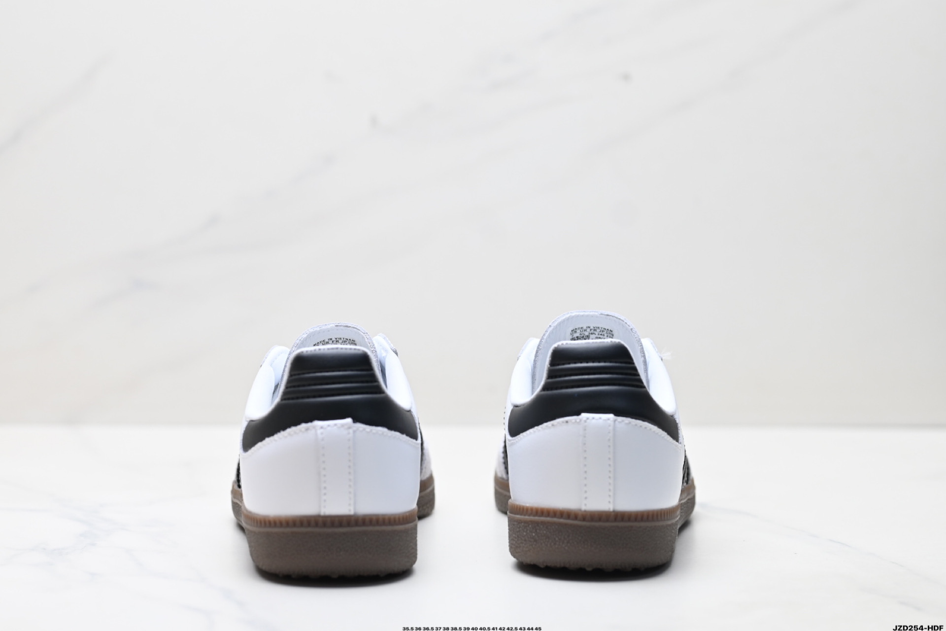 💰150
公司级✅Adidas Originals Samba 桑巴舞系列阿迪达斯 三叶草 绅士德训足球风百搭低帮休闲运动板鞋
货号:B75806
尺码:35.5 36 36.5 37 38 38.5 39 40 40.5 41 42 42.5 43 44 45
ID:JZD254-HDF