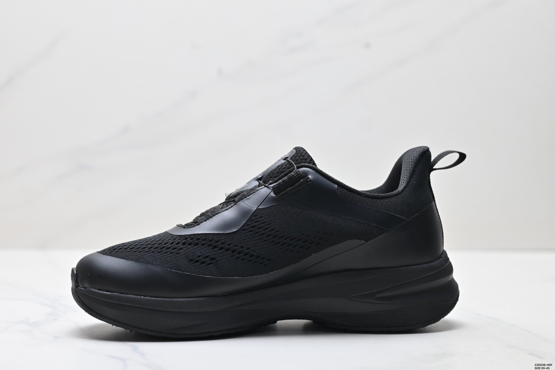 260 迪桑特DESCENTE LAVITATE WIRE 3.0 舒适百搭防滑耐磨 低帮 休闲跑步鞋 D5232RRN07