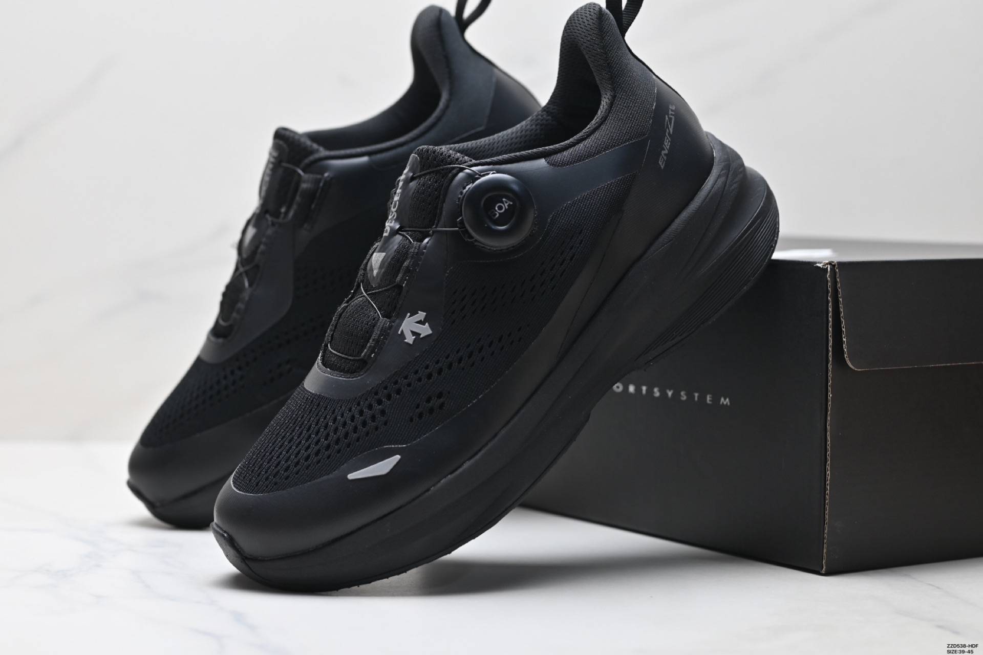 260 迪桑特DESCENTE LAVITATE WIRE 3.0 舒适百搭防滑耐磨 低帮 休闲跑步鞋 D5232RRN07