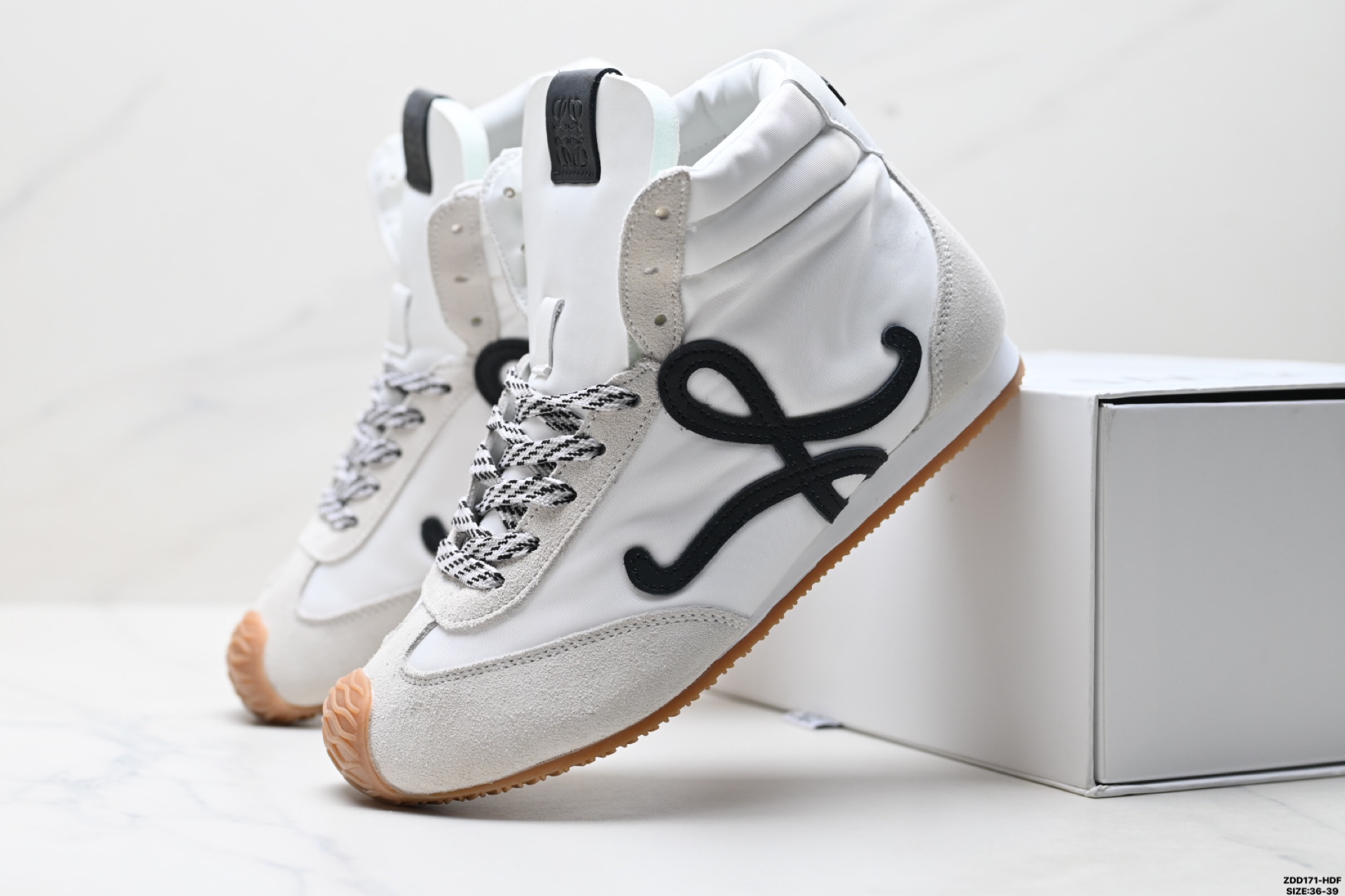 240 Loewe Ballet Runner 2.0系列罗意威 高帮 阿甘复古风德训薄底百搭休闲运动鞋