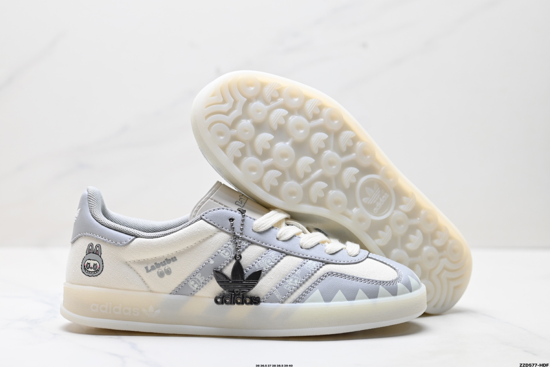 260 Adidas Originals Gazelle indoor ‘DIY‘定制 系列 阿迪达斯 三叶草绅士德训足球风百搭低帮休闲运动板鞋 DM1234-015