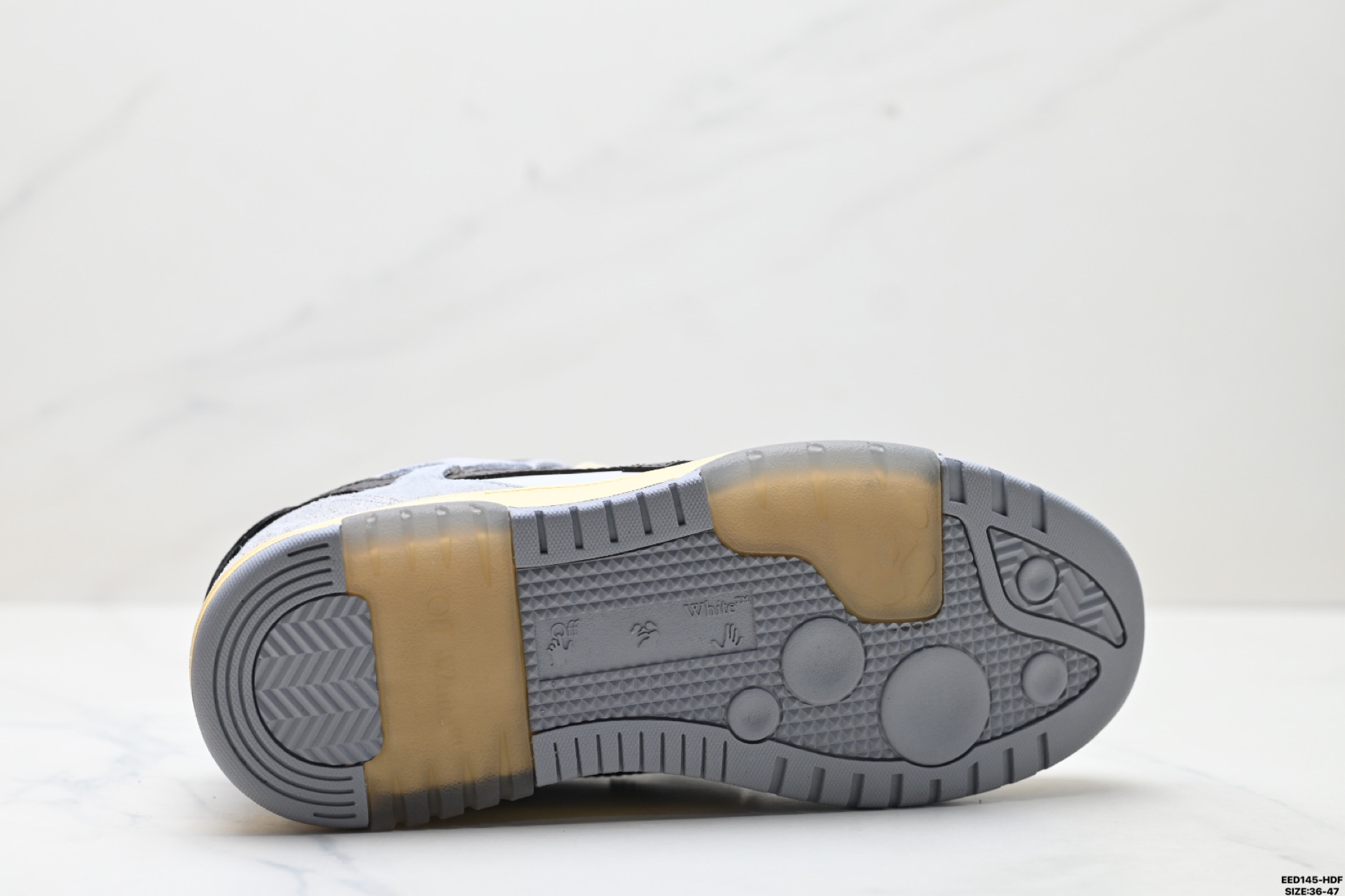 390 OFF-WHITE 绒面革 皮革 潮流 舒适 耐磨 板鞋