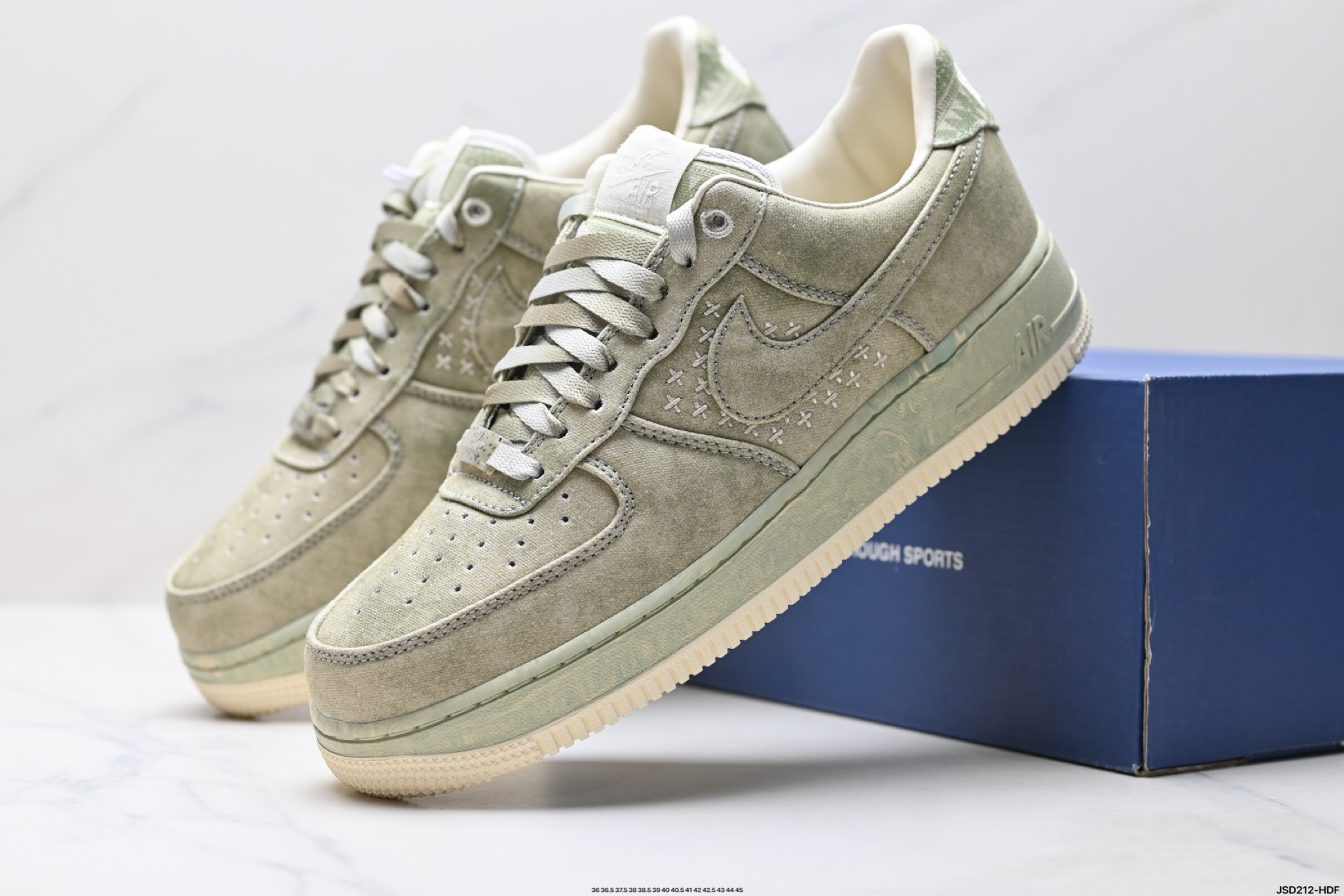 210 NIKE AIR FORCE 1‘07 DV4246-333
