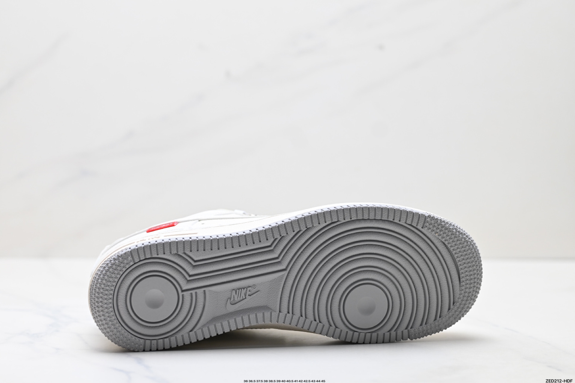 270 NIKE AIR FORCE 1‘07 LV8 XX3168-205