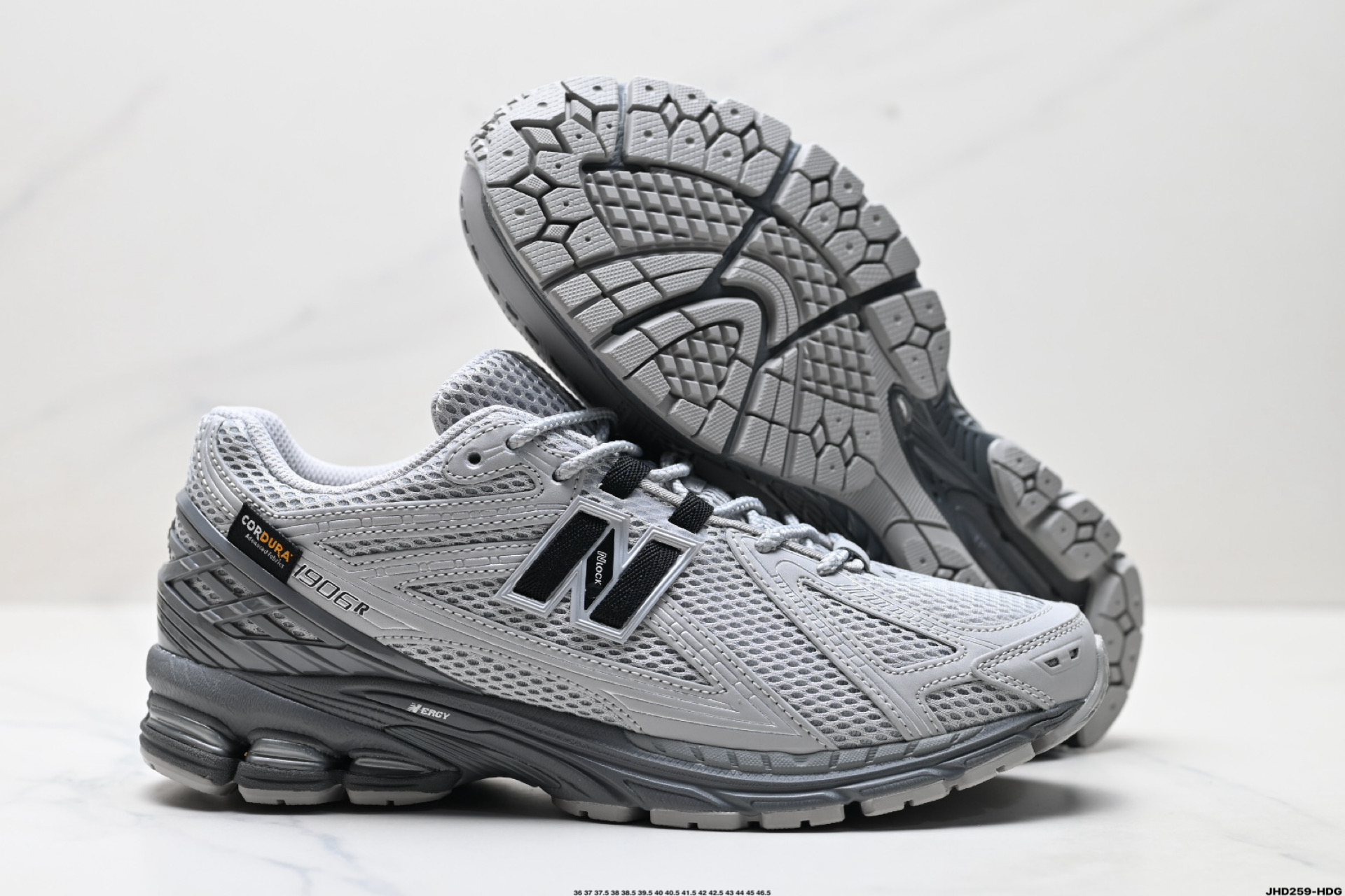 200 New Balance M1906系列 新百伦 复古单品宝藏老爹鞋款 U1906ROA