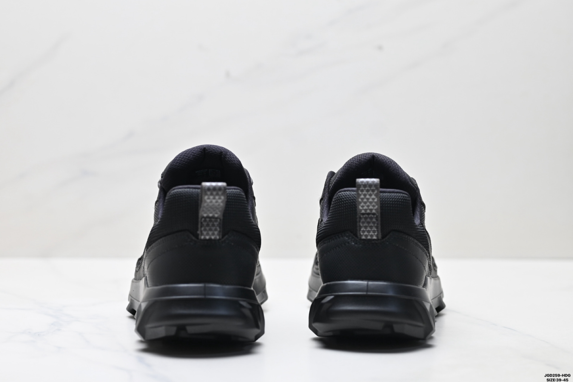 190 Ecco爱步 BIOM MX系列 牛皮 简约舒适 低帮 登山鞋