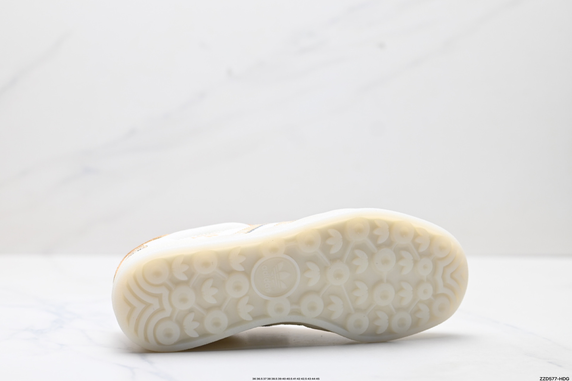 260 Adidas Originals Gazelle indoor ‘DIY‘定制 系列 阿迪达斯 三叶草绅士德训足球风百搭低帮休闲运动板鞋 DM1234-016