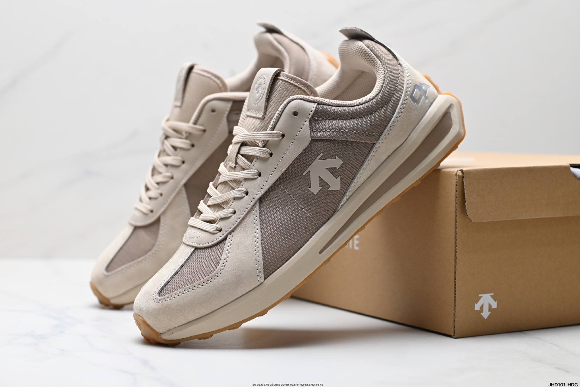 200 DESCENTE迪桑特CHRON系列男女同款TRAINER运动休闲鞋夏季 D5231LSN15