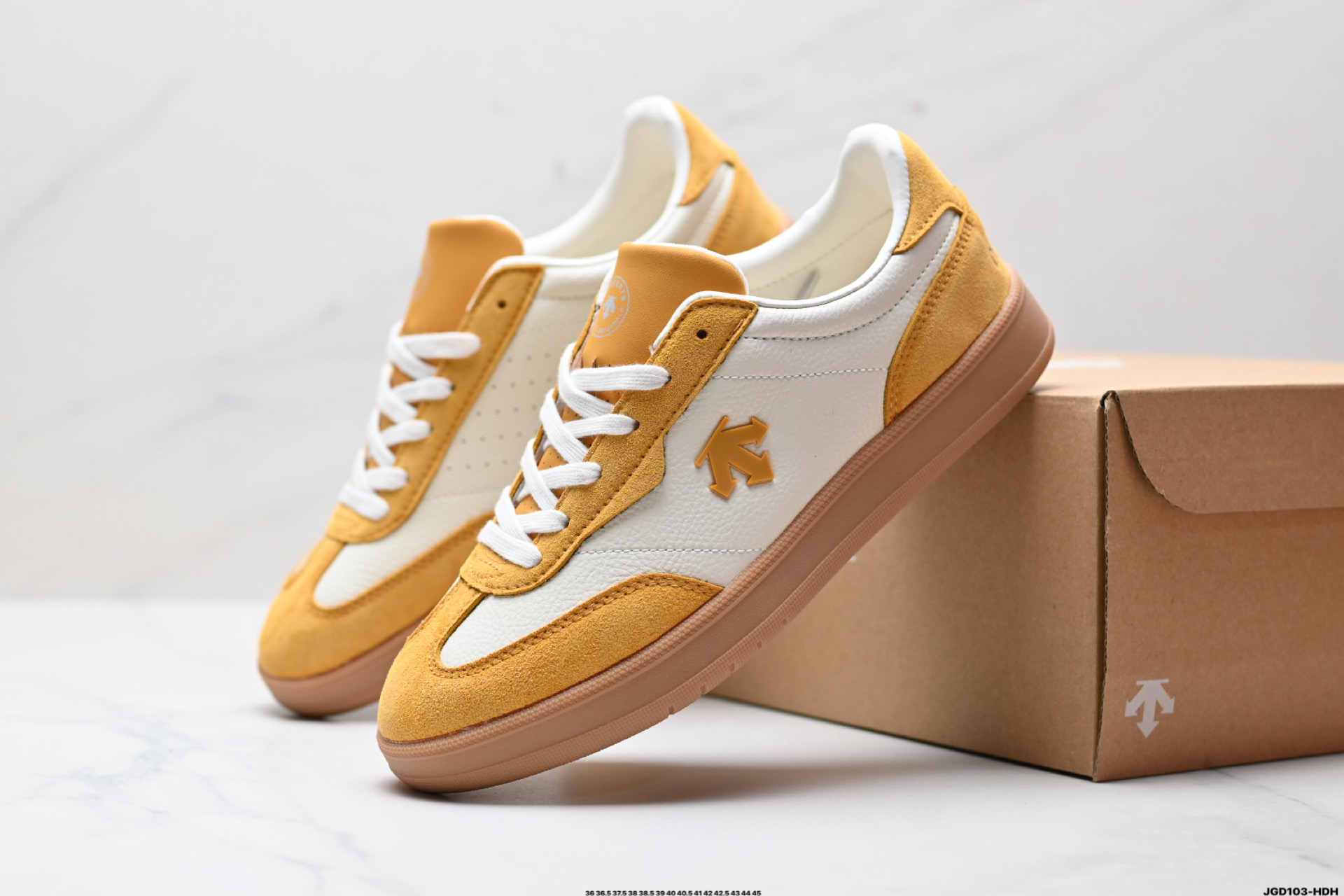 190 迪桑特DESCENTE CHRON COURT SB 复古轻质 耐磨低帮 生活休闲鞋 D5292LSN53-Chinese UA Cheap High Quatity Brand Clothes Bags handbags Sneakers wholesale wholesaler seller from China Factory suppliers Fashion Clothing Shoes best Quality Beautiful Price 190 迪桑特DESCENTE CHRON COURT SB 复古轻质 耐磨低帮 生活休闲鞋 D5292LSN53