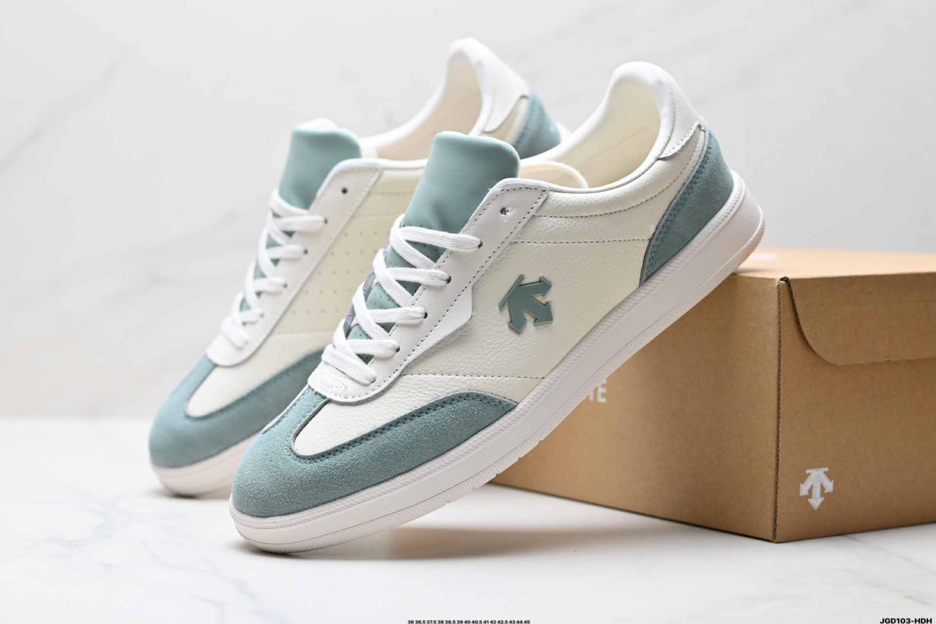 190 迪桑特DESCENTE CHRON COURT SB 复古轻质 耐磨低帮 生活休闲鞋 D5292LSN53-Chinese UA Cheap High Quatity Brand Clothes Bags handbags Sneakers wholesale wholesaler seller from China Factory suppliers Fashion Clothing Shoes best Quality Beautiful Price 190 迪桑特DESCENTE CHRON COURT SB 复古轻质 耐磨低帮 生活休闲鞋 D5292LSN53