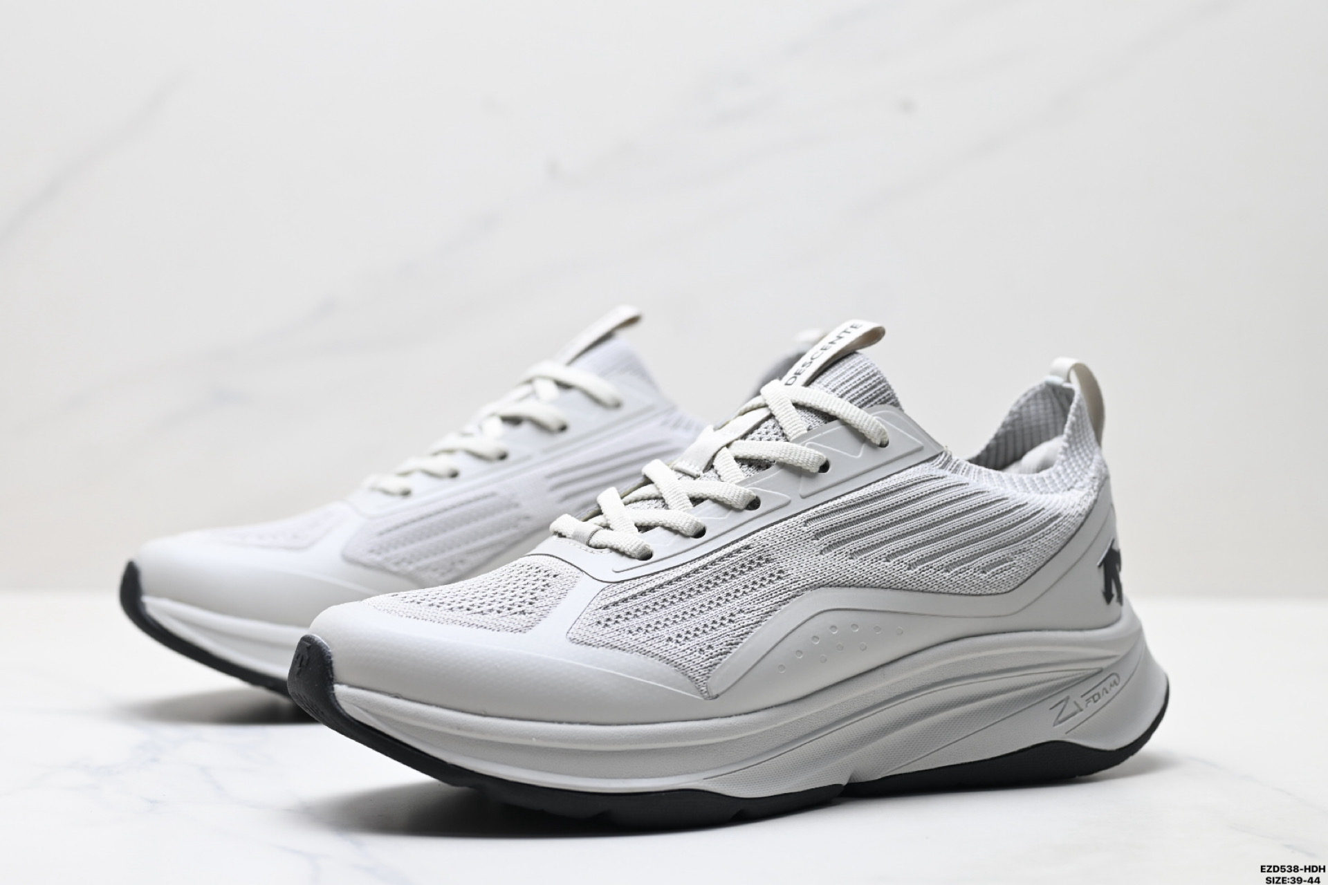 380 纯原迪桑特DESCENTE LAVITATE II KNIT 时尚防滑 低帮跑步鞋 D4131RRN05