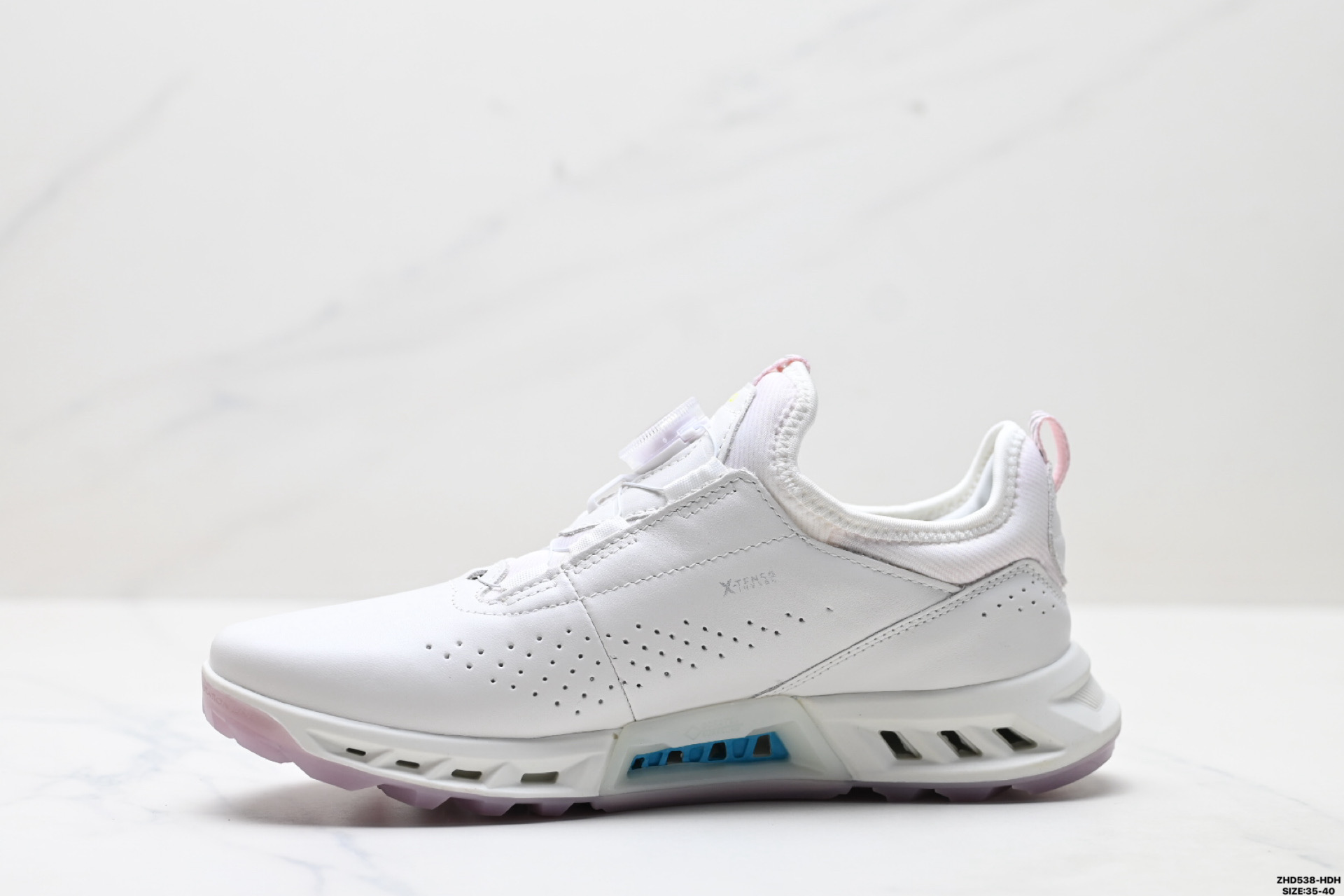 310 ECCO爱步 GOLF S-Three 拼接鞋面 网面透气 轻便 城市休闲健步鞋 130913-010-Chinese UA Cheap High Quatity Brand Clothes Bags handbags Sneakers wholesale wholesaler seller from China Factory suppliers Fashion Clothing Shoes best Quality Beautiful Price 310 ECCO爱步 GOLF S-Three 拼接鞋面 网面透气 轻便 城市休闲健步鞋 130913-010