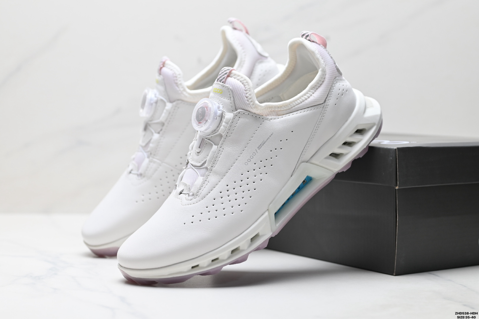 310 ECCO爱步 GOLF S-Three 拼接鞋面 网面透气 轻便 城市休闲健步鞋 130913-010-Chinese UA Cheap High Quatity Brand Clothes Bags handbags Sneakers wholesale wholesaler seller from China Factory suppliers Fashion Clothing Shoes best Quality Beautiful Price 310 ECCO爱步 GOLF S-Three 拼接鞋面 网面透气 轻便 城市休闲健步鞋 130913-010