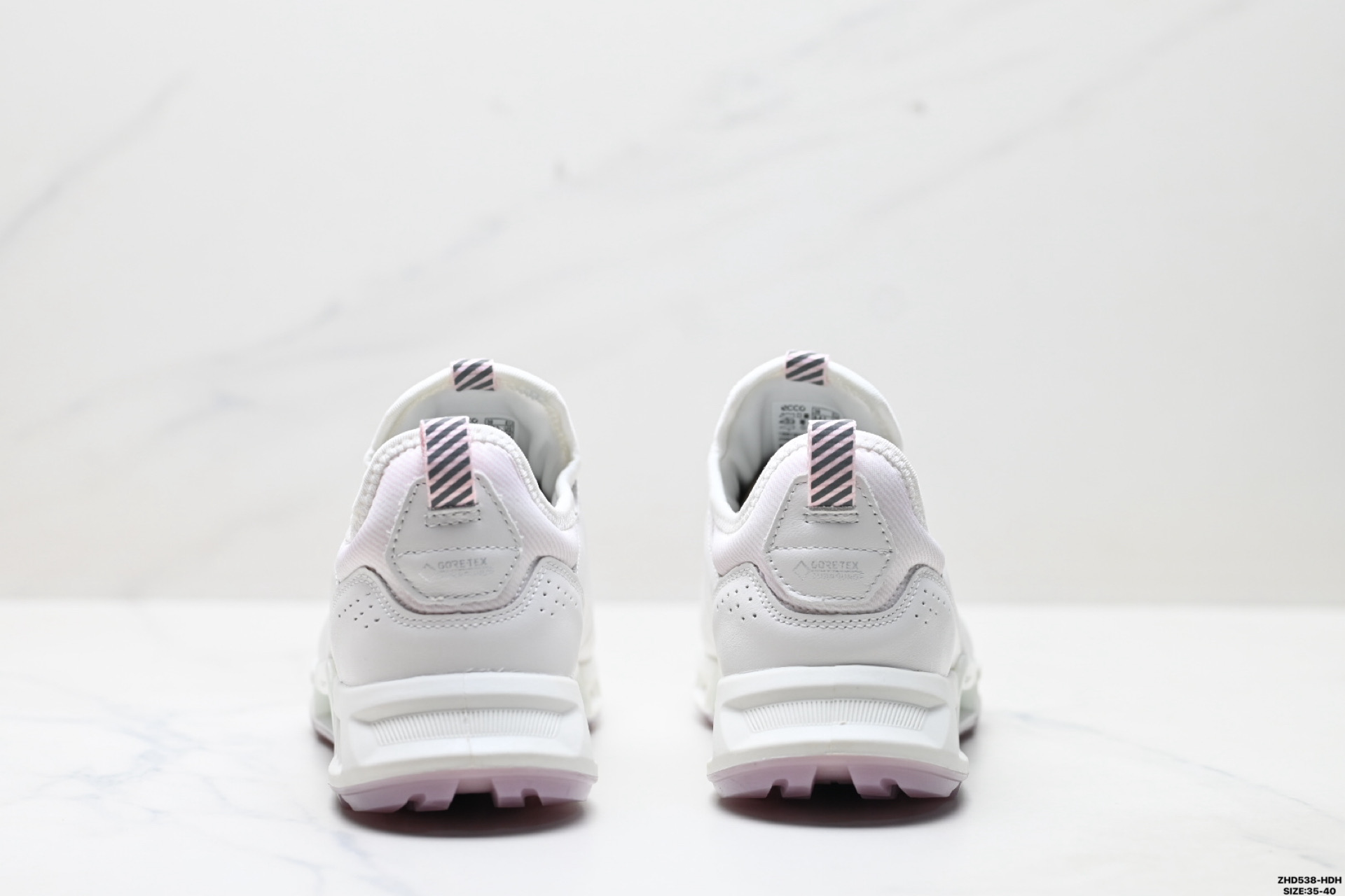 310 ECCO爱步 GOLF S-Three 拼接鞋面 网面透气 轻便 城市休闲健步鞋 130913-010-Chinese UA Cheap High Quatity Brand Clothes Bags handbags Sneakers wholesale wholesaler seller from China Factory suppliers Fashion Clothing Shoes best Quality Beautiful Price 310 ECCO爱步 GOLF S-Three 拼接鞋面 网面透气 轻便 城市休闲健步鞋 130913-010