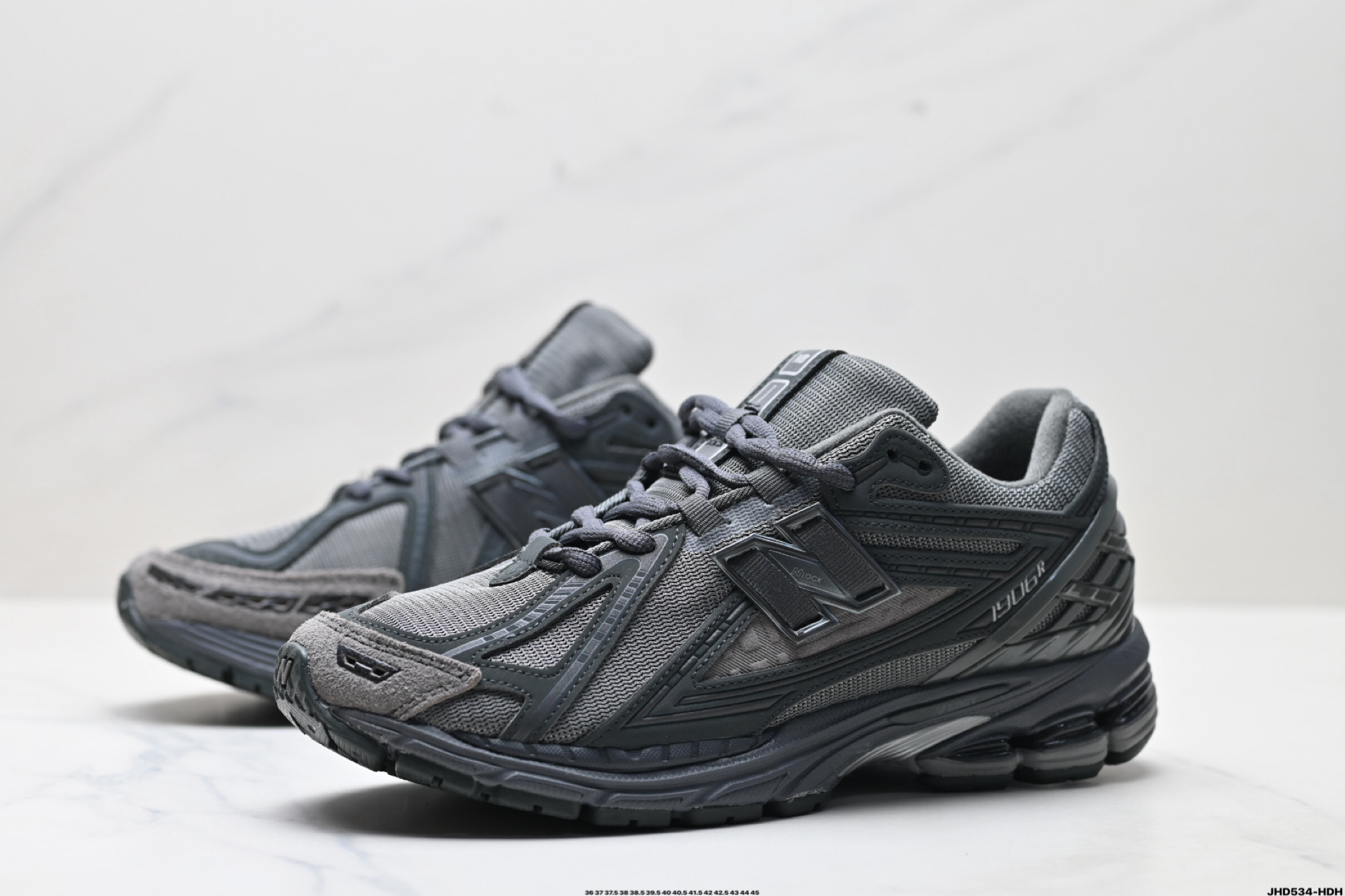 💰210
公司级✅New Balance M1906系列 新百伦 复古单品宝藏老爹鞋款
复古元素叠加 质感超级棒 原楦版型材料细节做工精细 作为NB最经典的档案鞋型之一 
官方货号:M1906RHD
尺码:36 37 37.5 38 38.5 39.5 40 40.5 41.5 42 42.5 43 44 45
ID:JHD534-HDH