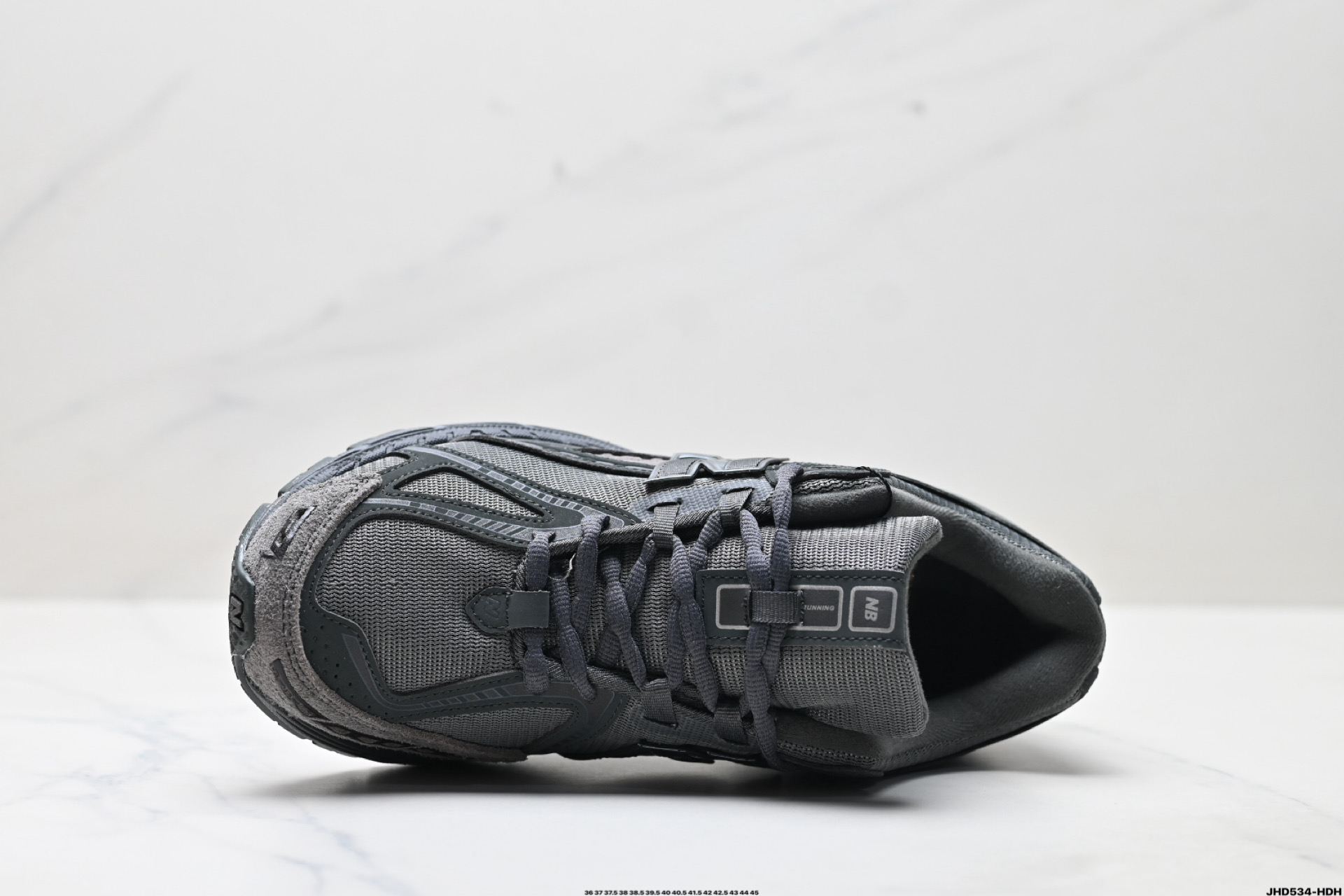 💰210
公司级✅New Balance M1906系列 新百伦 复古单品宝藏老爹鞋款
复古元素叠加 质感超级棒 原楦版型材料细节做工精细 作为NB最经典的档案鞋型之一 
官方货号:M1906RHD
尺码:36 37 37.5 38 38.5 39.5 40 40.5 41.5 42 42.5 43 44 45
ID:JHD534-HDH