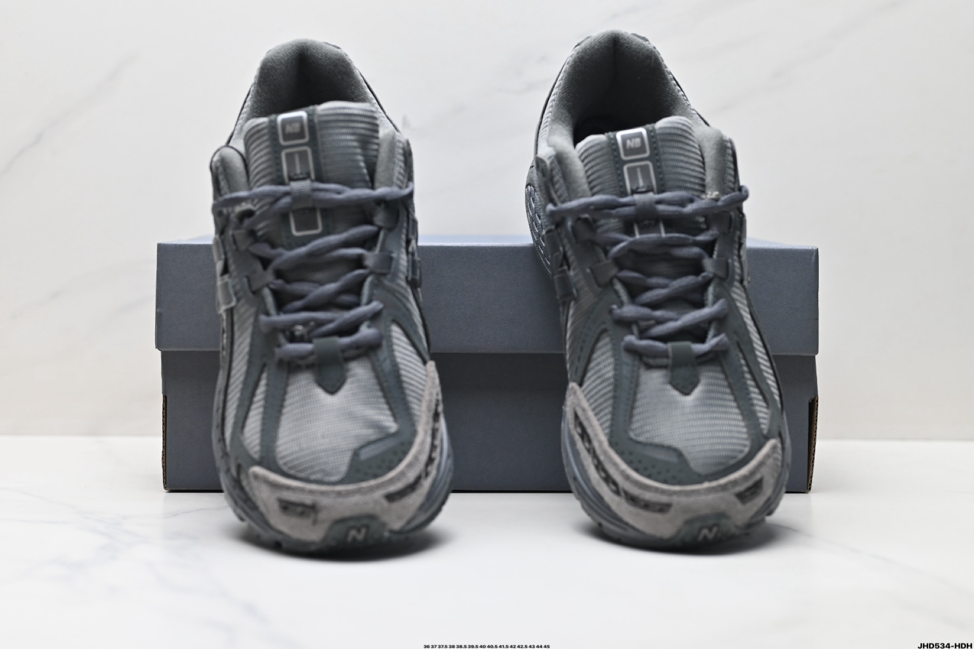 💰210
公司级✅New Balance M1906系列 新百伦 复古单品宝藏老爹鞋款
复古元素叠加 质感超级棒 原楦版型材料细节做工精细 作为NB最经典的档案鞋型之一 
官方货号:M1906RHD
尺码:36 37 37.5 38 38.5 39.5 40 40.5 41.5 42 42.5 43 44 45
ID:JHD534-HDH