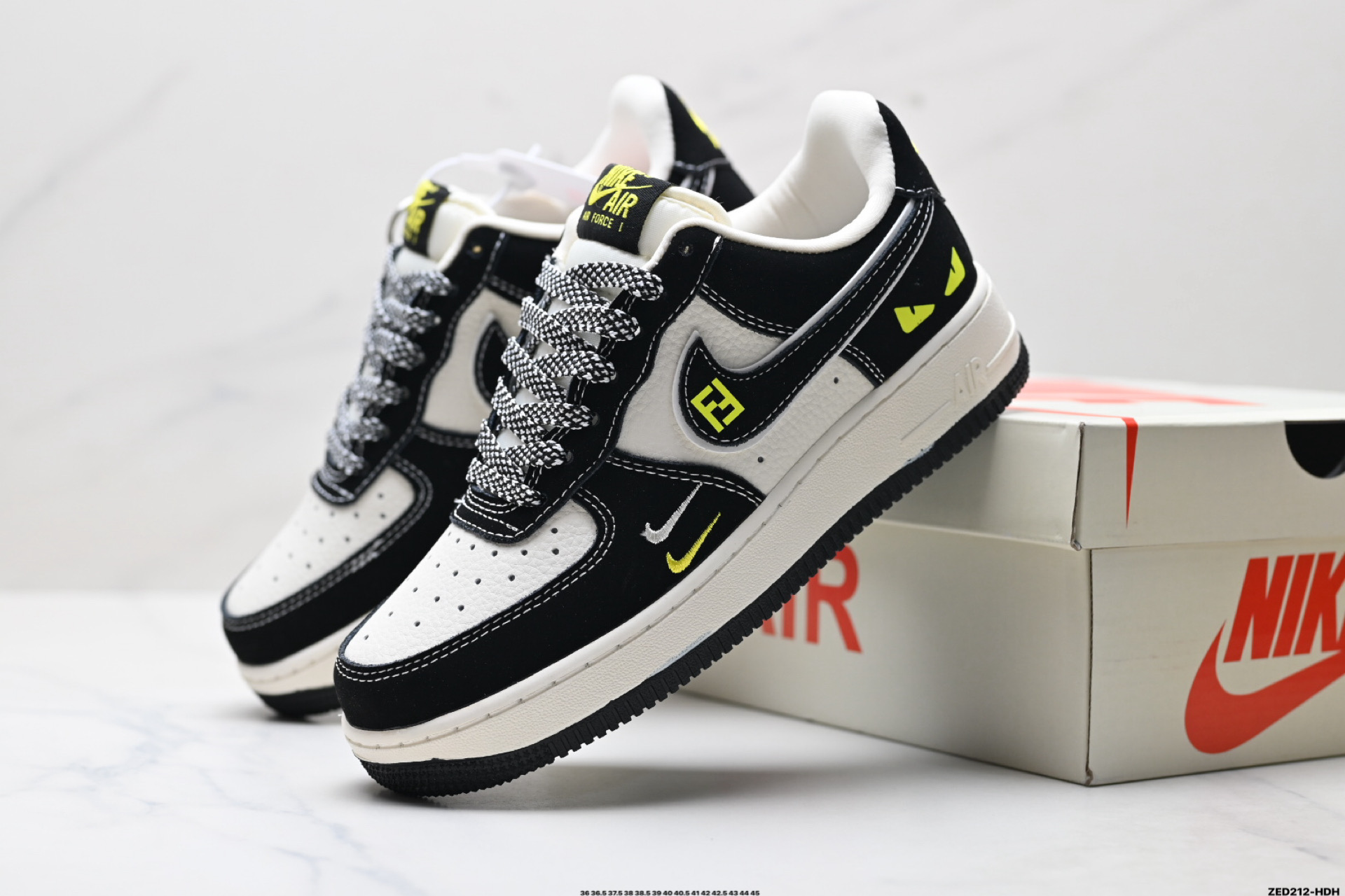 270 NIKE AIR FORCE 1‘07 LV8 XL1979-102