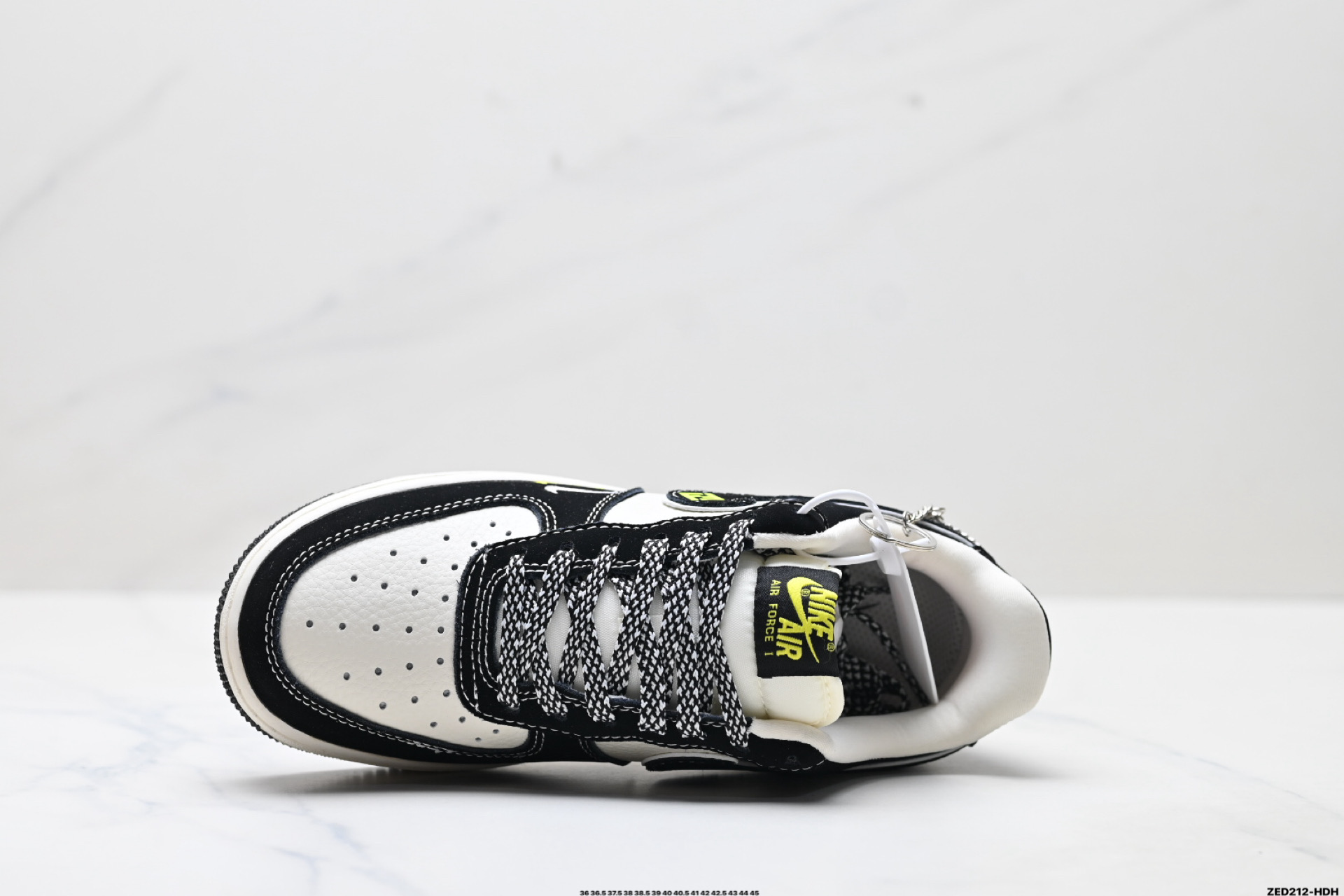 270 NIKE AIR FORCE 1‘07 LV8 XL1979-102