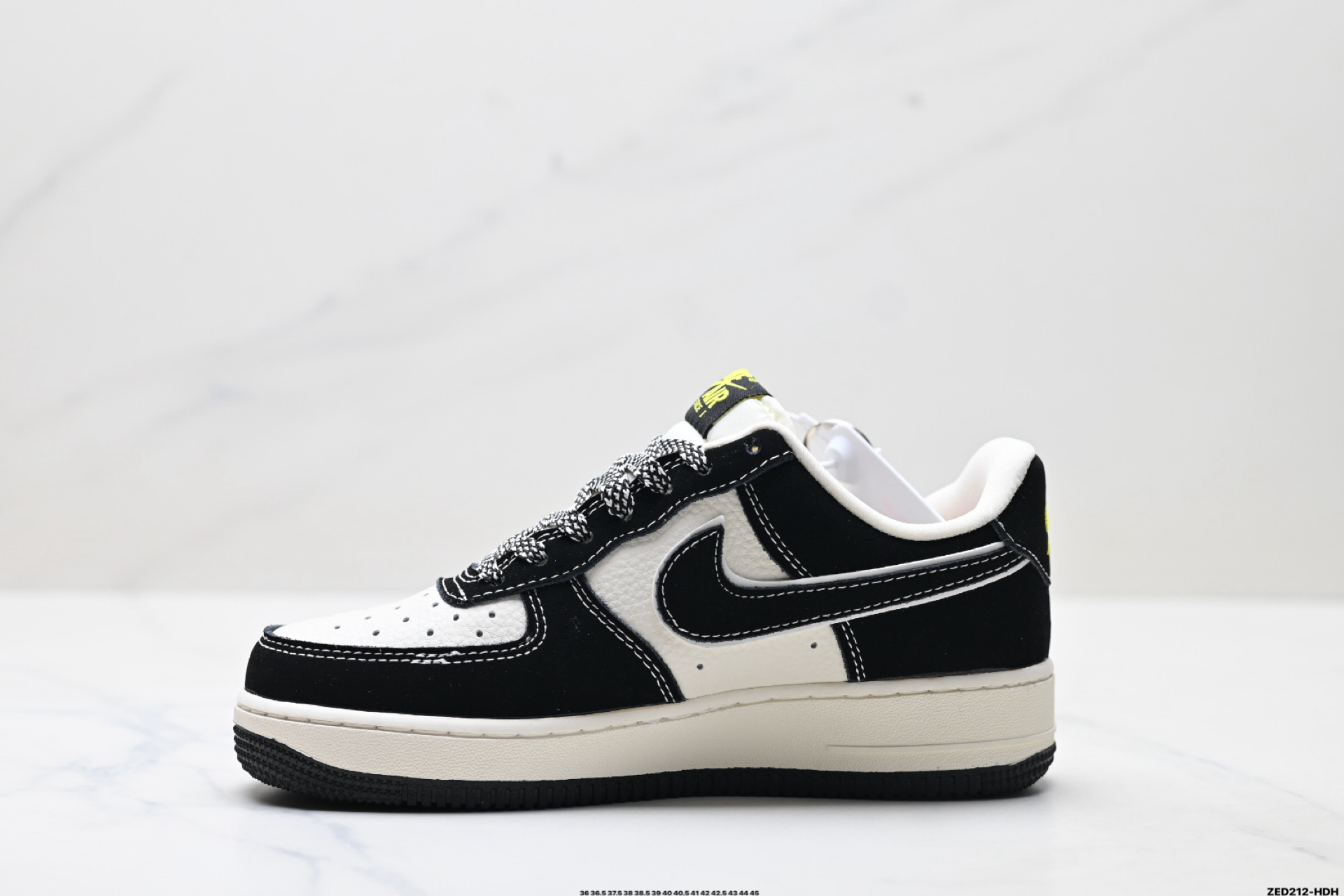 270 NIKE AIR FORCE 1‘07 LV8 XL1979-102