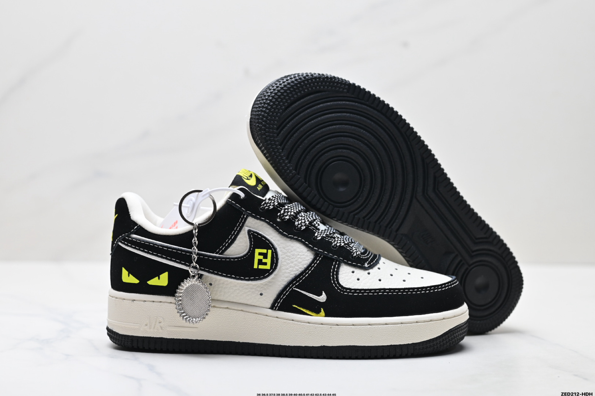 270 NIKE AIR FORCE 1‘07 LV8 XL1979-102