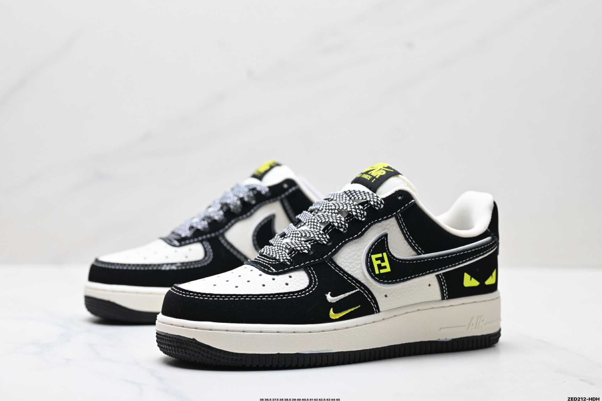270 NIKE AIR FORCE 1‘07 LV8 XL1979-102