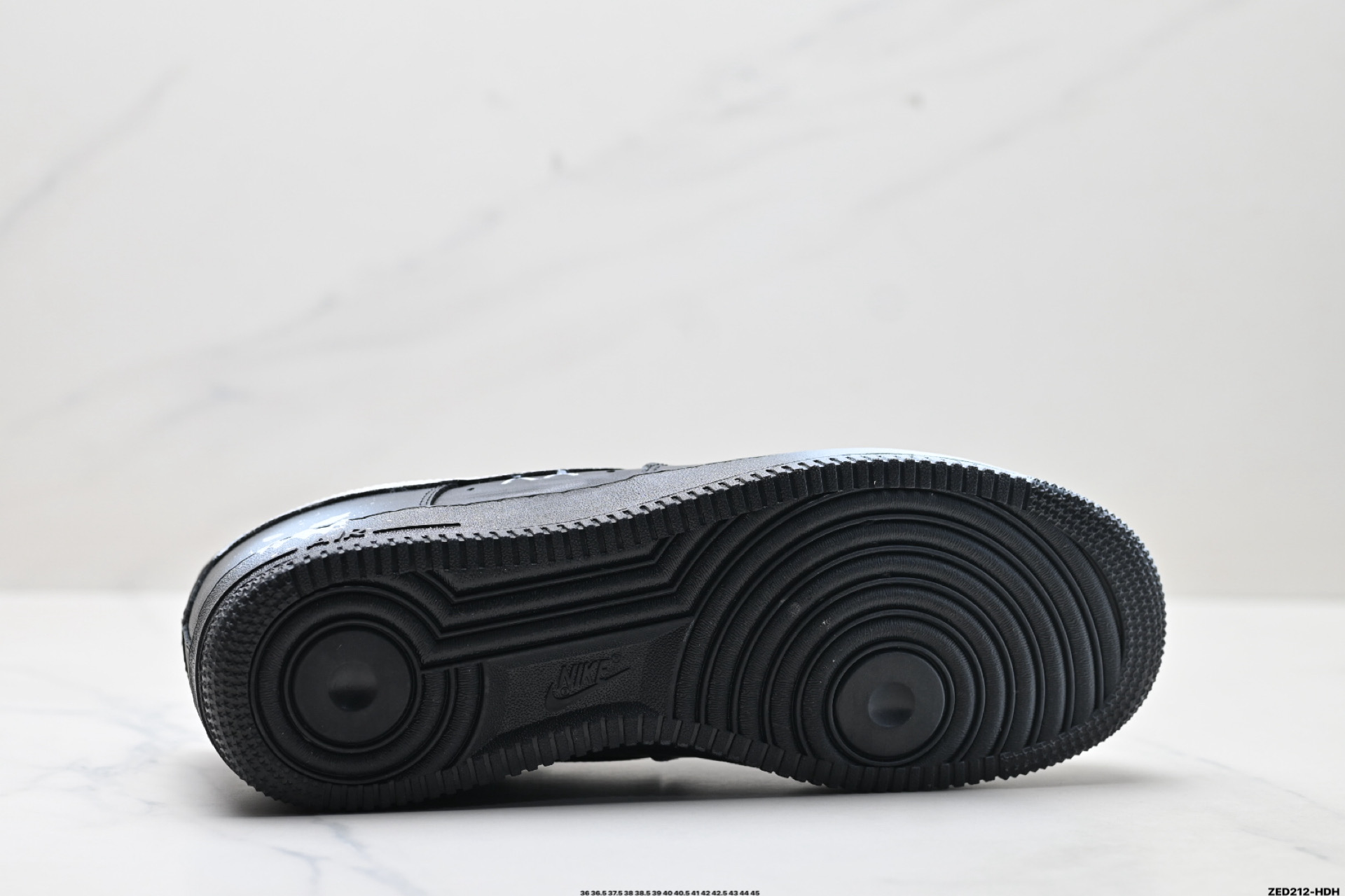 270 NIKE AIR FORCE 1‘07 LV8 CW2288-018