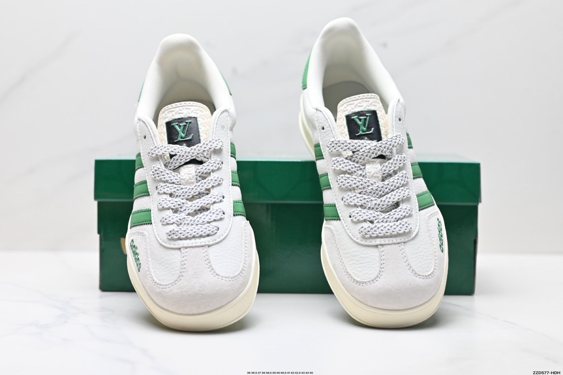 260 Adidas Originals Gazelle indoor ‘DIY‘定制 系列 阿迪达斯 三叶草绅士德训足球风百搭低帮休闲运动板鞋 XD6188-102