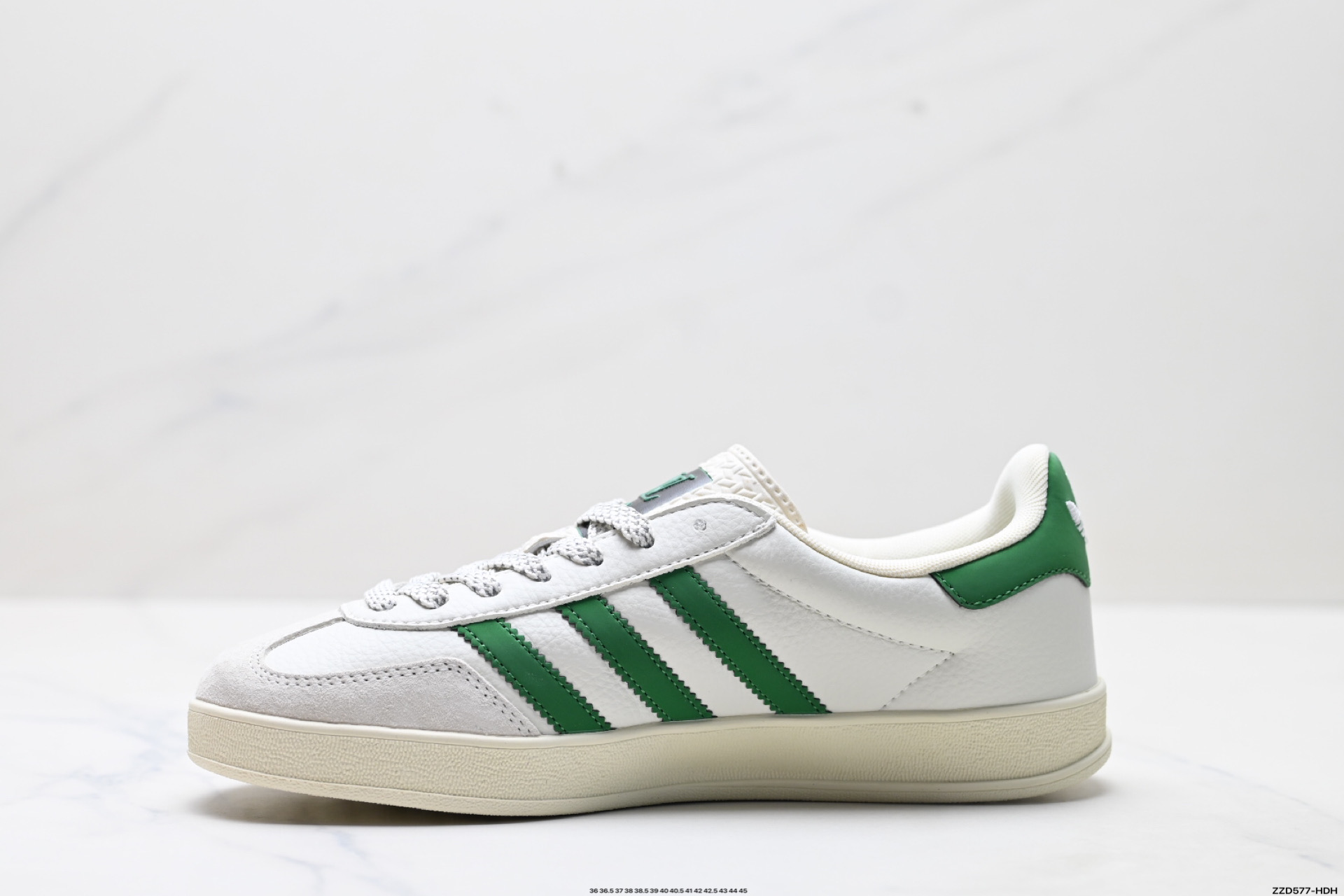 260 Adidas Originals Gazelle indoor ‘DIY‘定制 系列 阿迪达斯 三叶草绅士德训足球风百搭低帮休闲运动板鞋 XD6188-102
