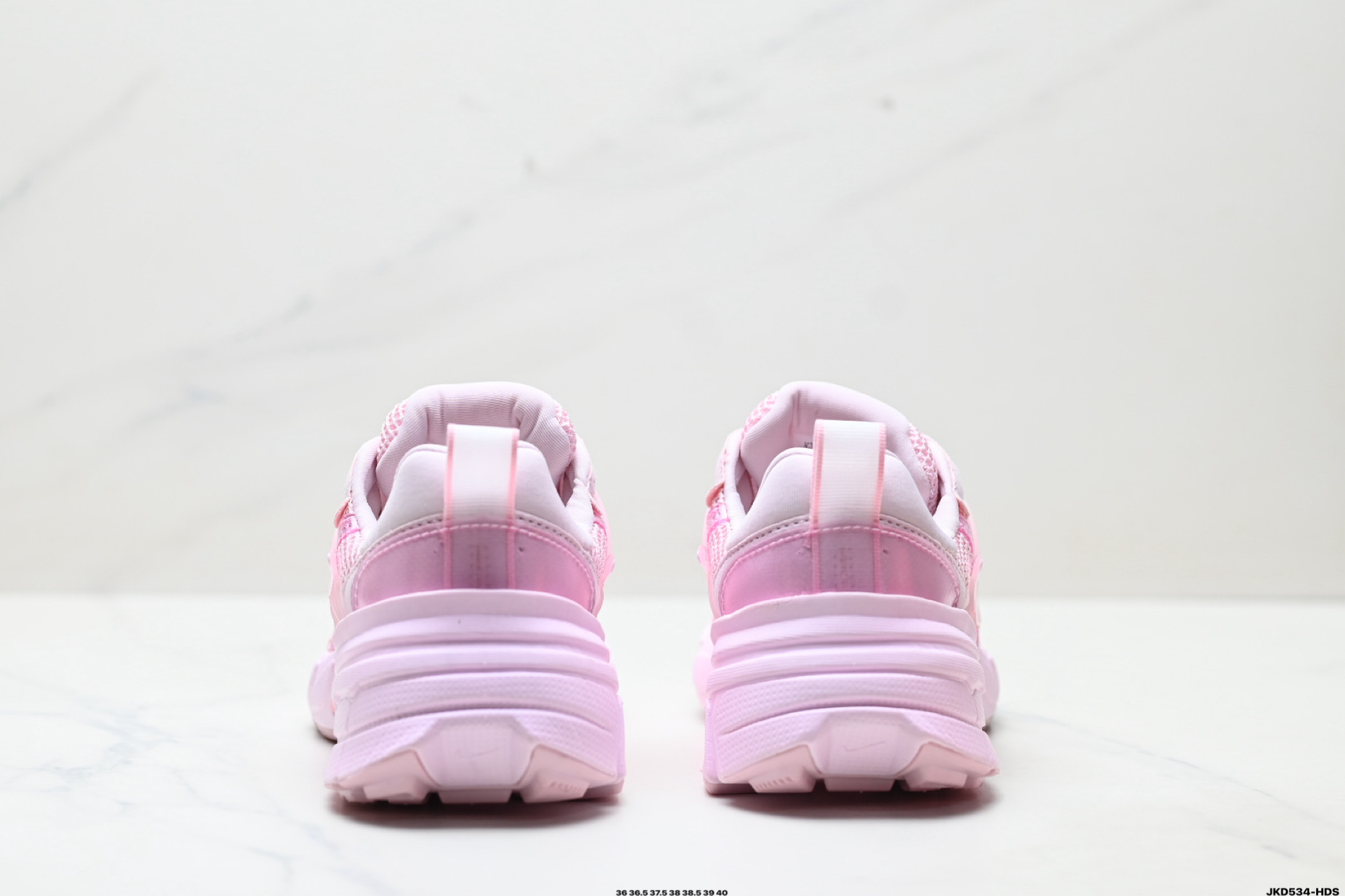 Nike V2K Run: Zapatillas Retro Rosadas para Mujer, Comodidad y Estilo 7 i1751905736607 8832 0 5