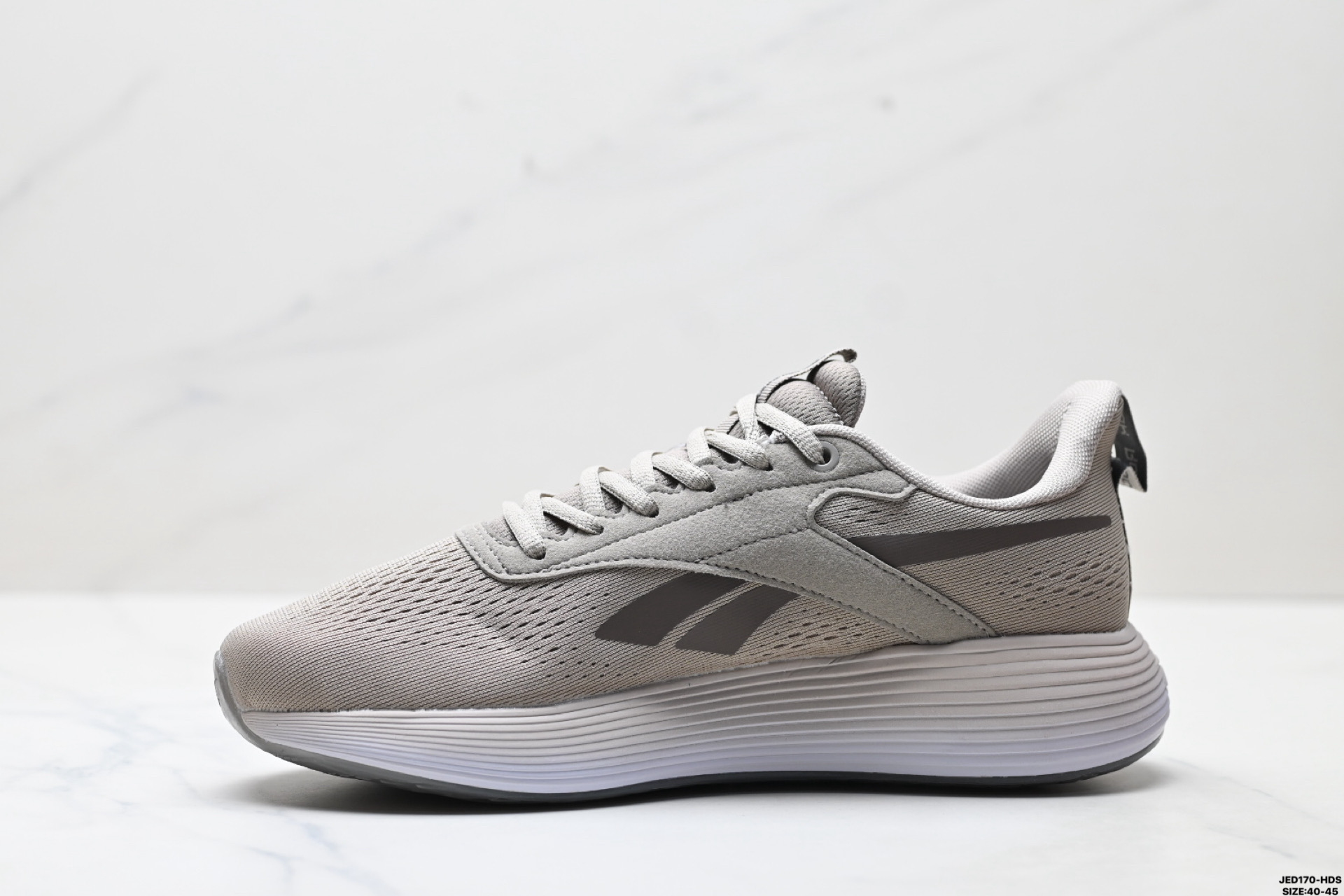 Reebok DMX Comfort: Comodidad y Estilo Casual en Cada Paso 4 i1751905951581 8514 0 2