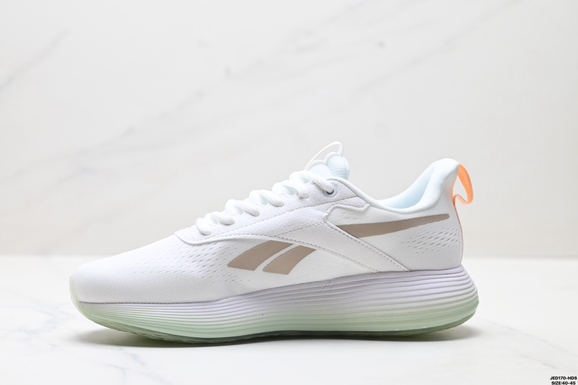 Reebok DMX Comfort: Comodidad y estilo en cada paso 4 i1751906056162 5163 0 2