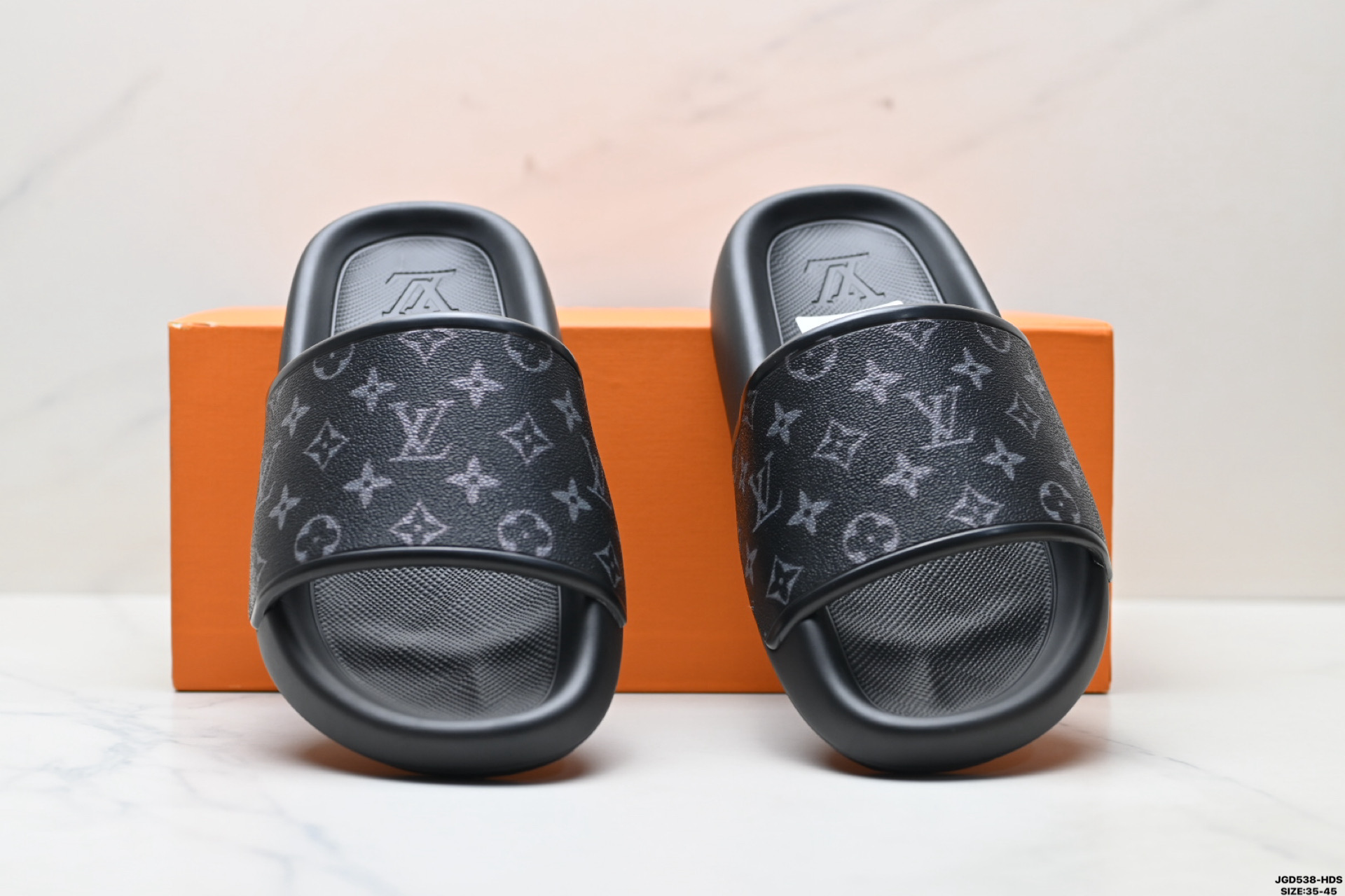 Louis Vuitton Waterfront Monogram Sandalias Cómodas para el Día a Día 5 i1751906927332 8445 0 3