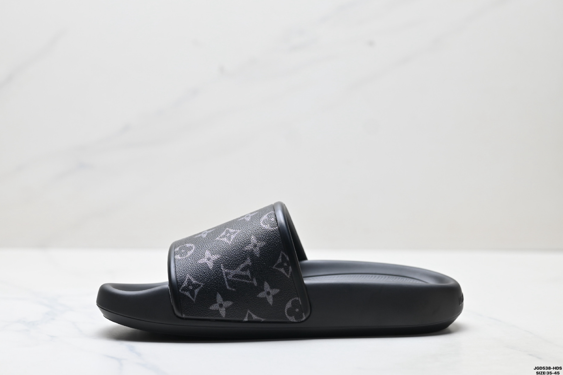 Louis Vuitton Waterfront Monogram Sandalias Cómodas para el Día a Día 4 i1751906927332 8540 0 2